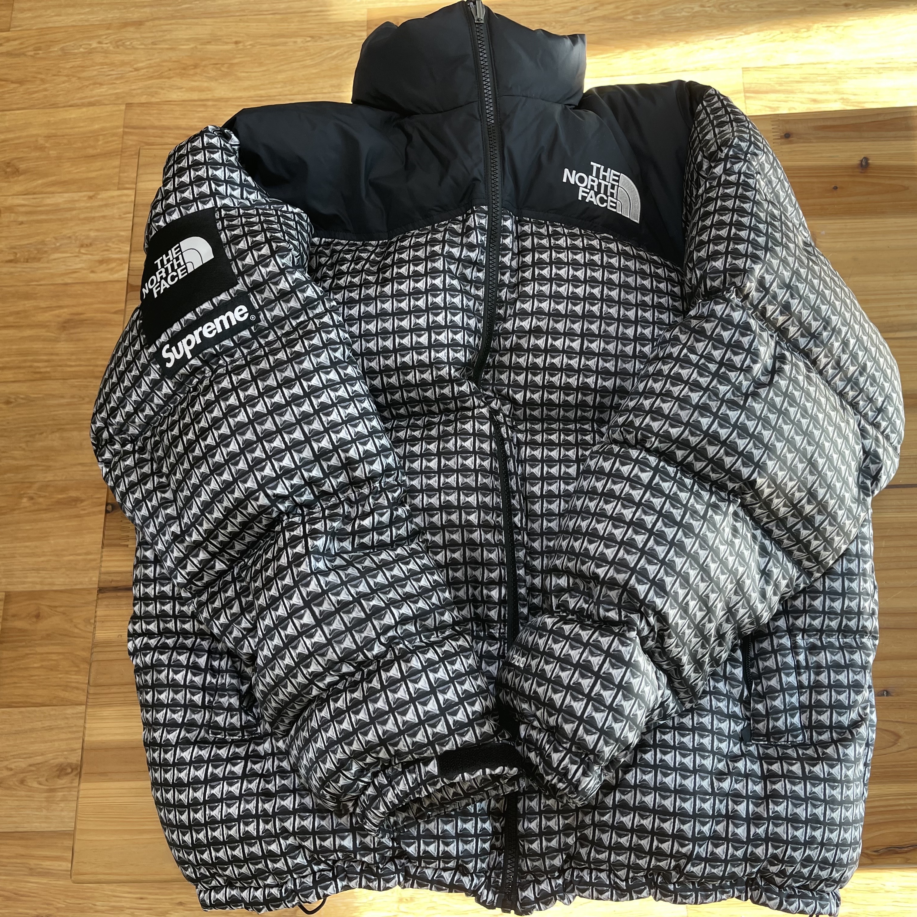 Supreme x The North Face Studded Nuptse Jacket Black - 21SS 착용 스타일