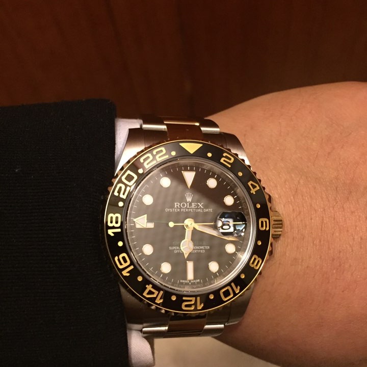 Rolex GMT-Master II 40mm 126711CHNR Black Oyster 착용 스타일