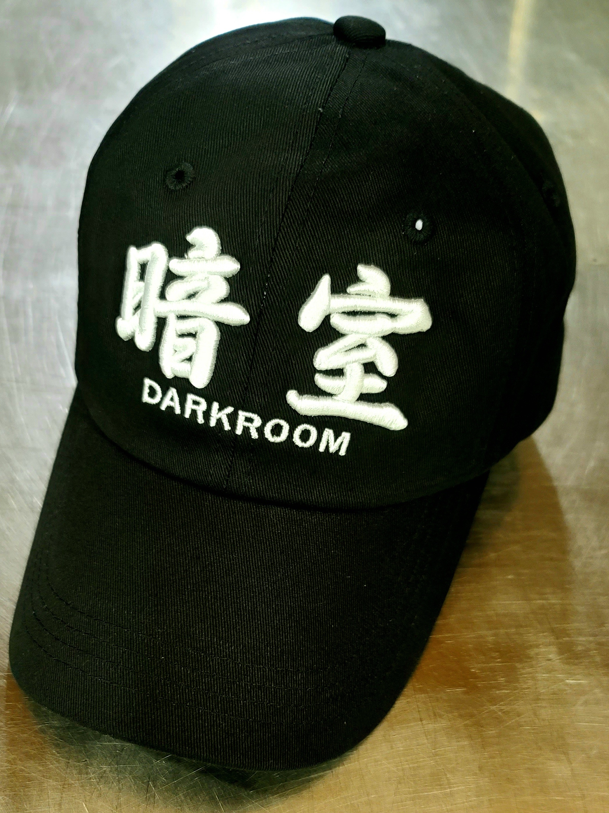 Darkr8m Studio White Logo Cap 착용 스타일 - 1