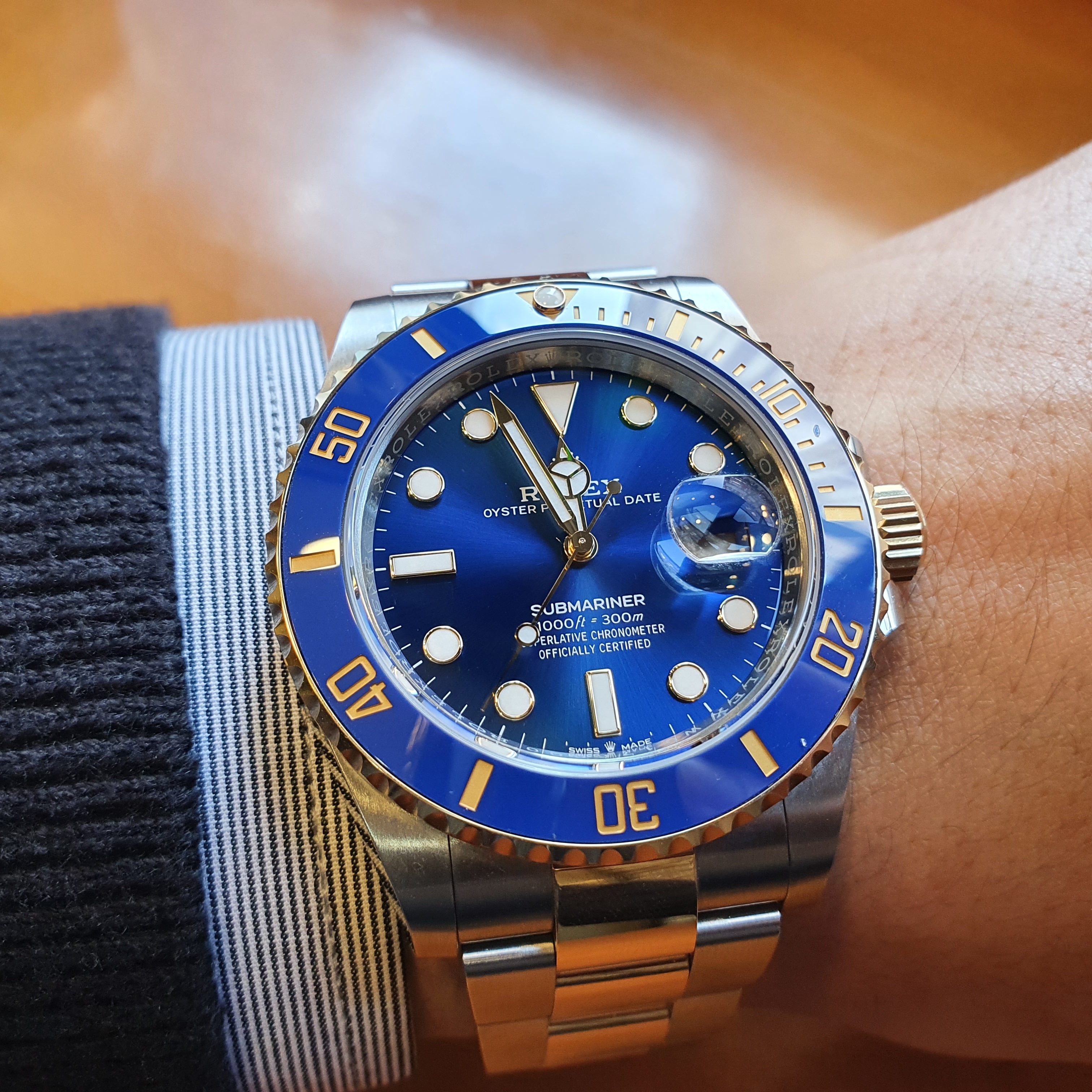 Rolex Submariner Date 41mm 126613LB Royal Blue Oyster 착용 스타일