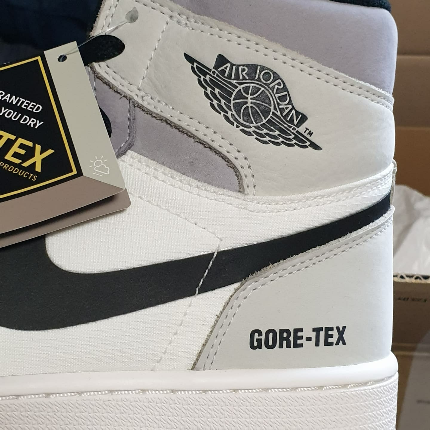 Jordan 1 Element Gore-Tex Sail 착용 스타일 - 3
