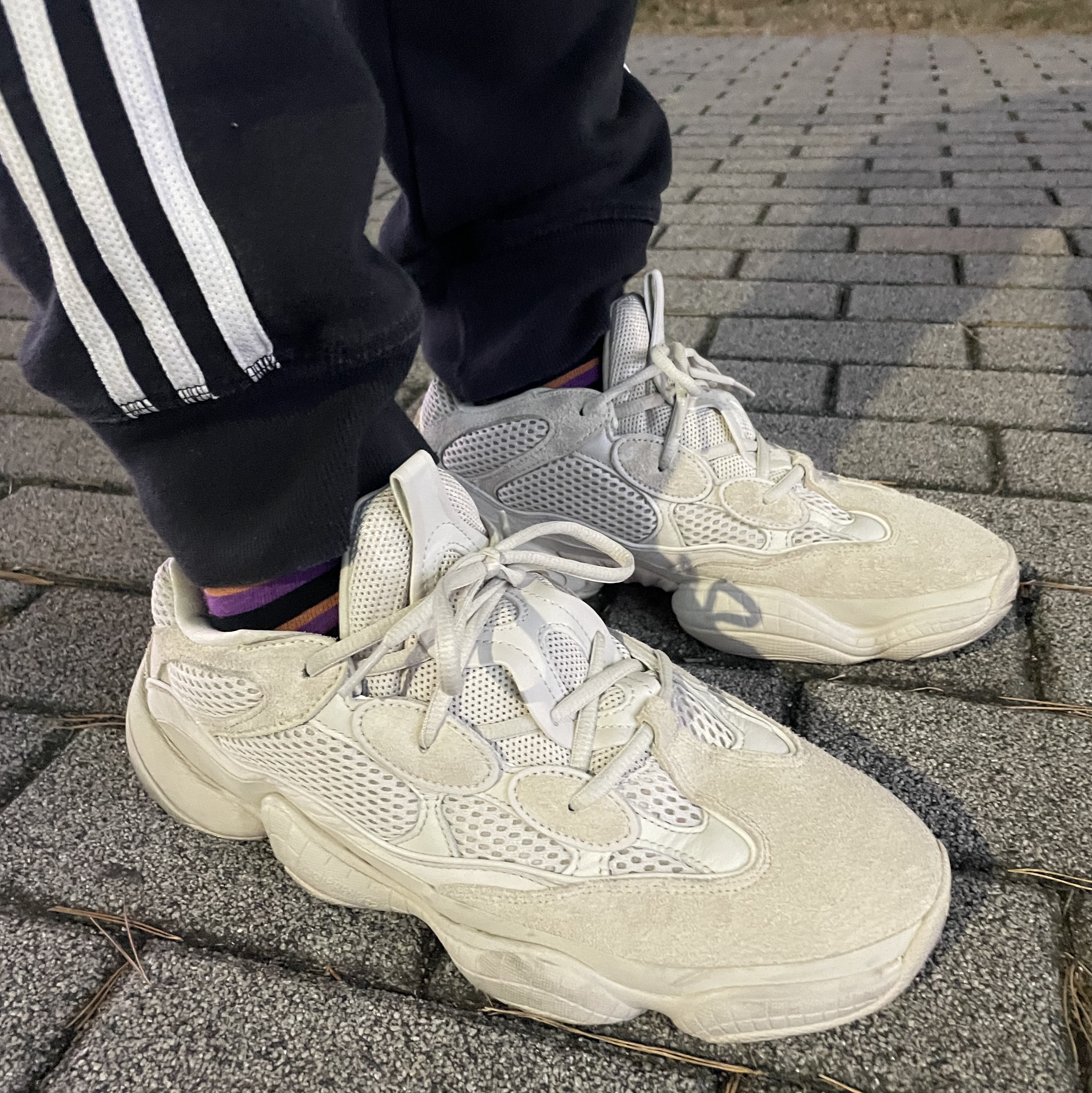 Adidas Yeezy 500 Blush 2018 착용 스타일 - 2