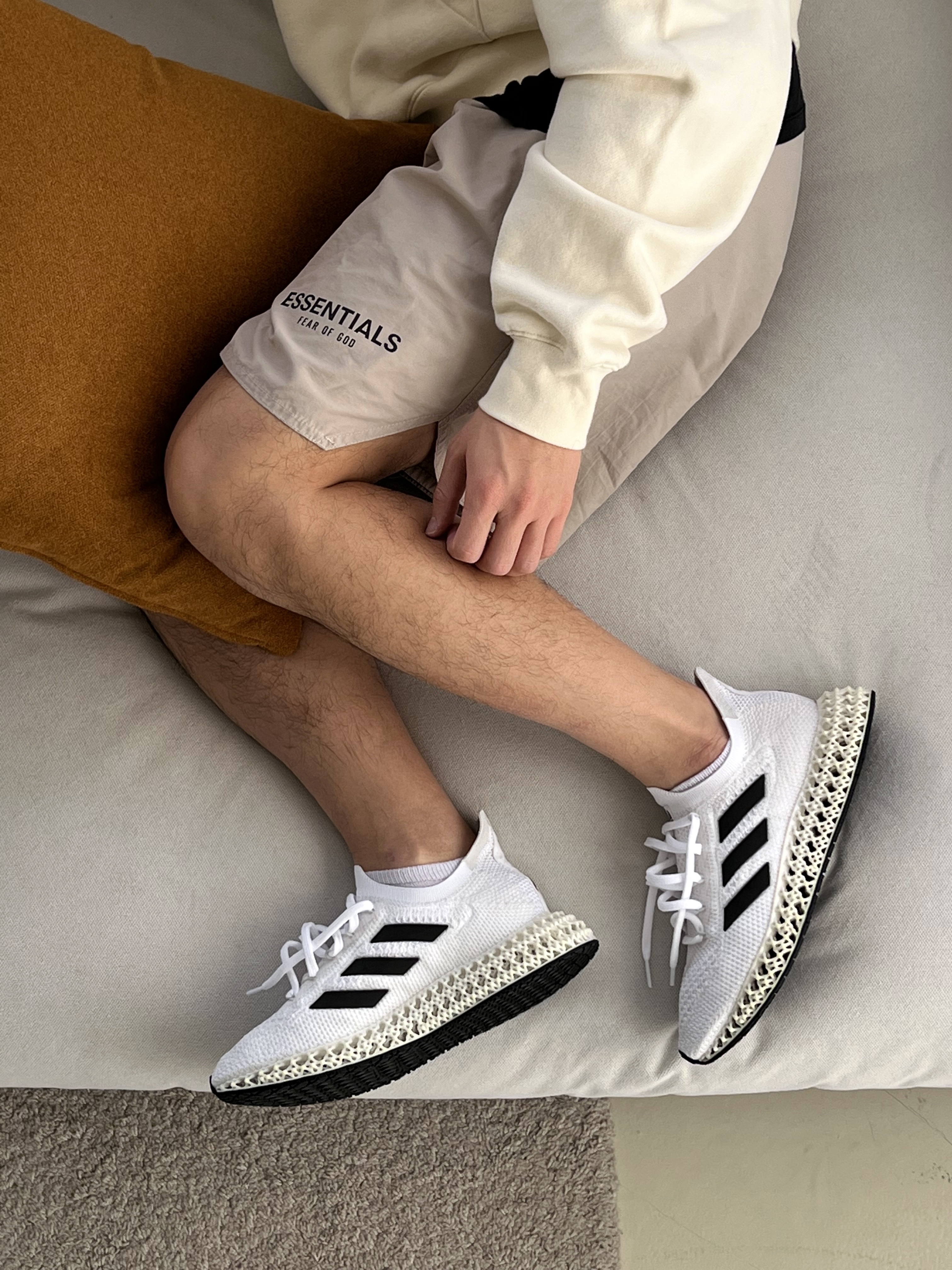 Adidas 4DFWD White Black, Essentials Volley Shorts Moss - 20SS 착용 스타일 - 1
