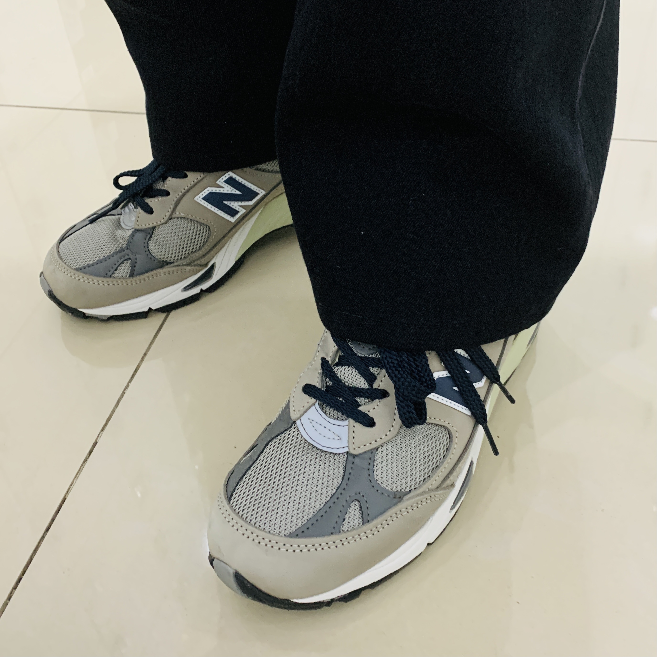 New Balance 991 Made in UK 20th Anniversary Grey 착용 스타일 - 1
