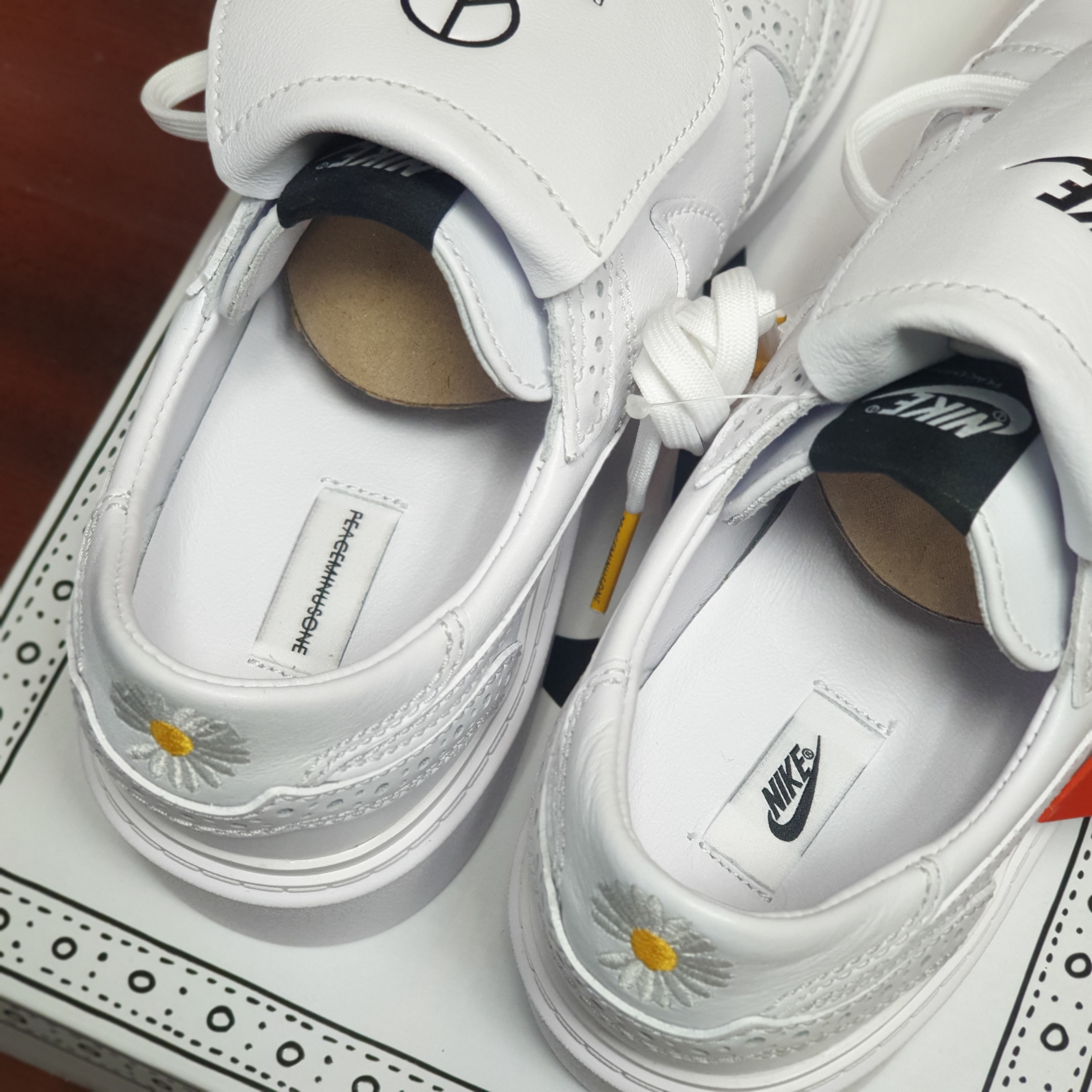 Nike x Peaceminusone Kwondo1 White 착용 스타일 - 1