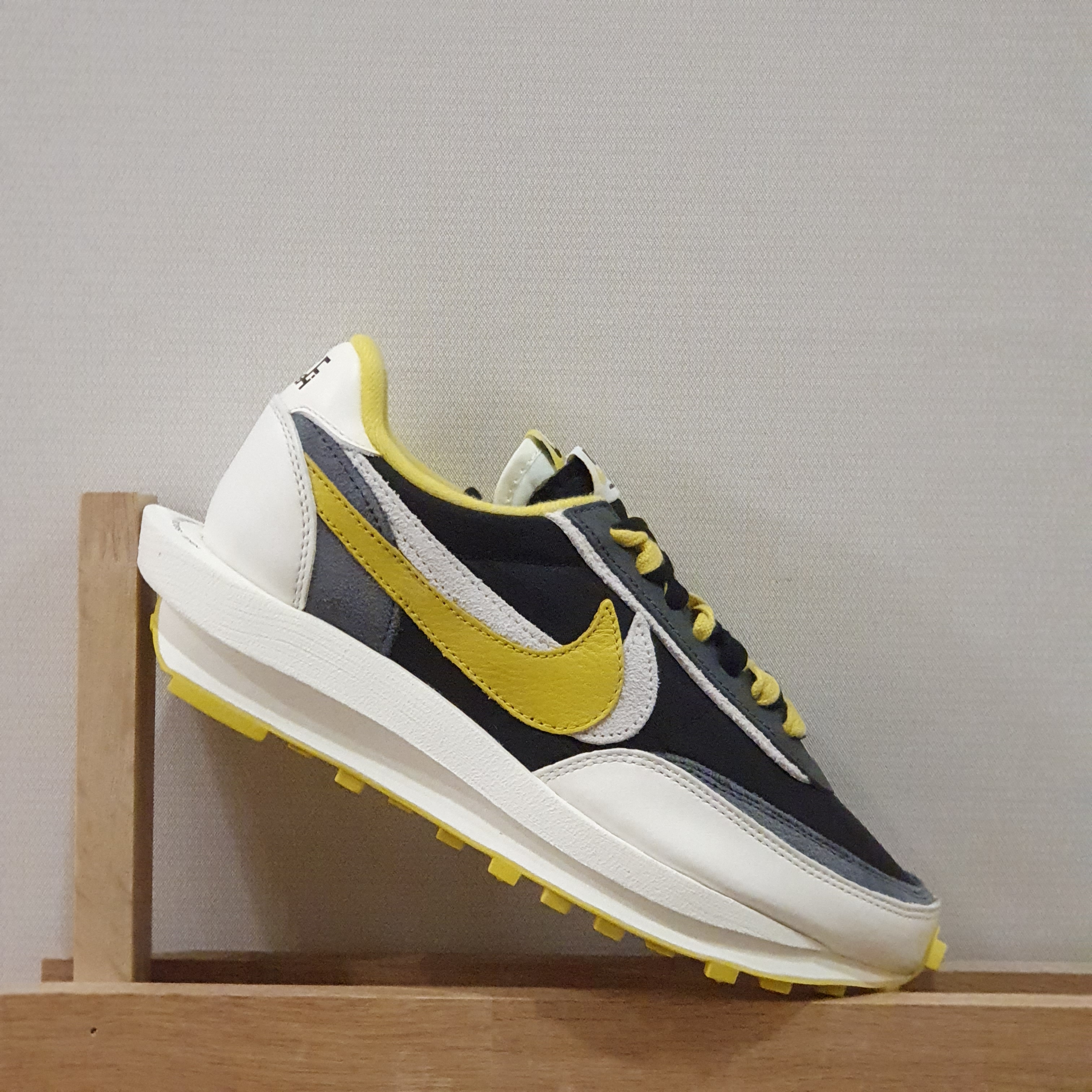 Nike x Sacai x Undercover LDWaffle Black Bright Citron 착용 스타일 - 2