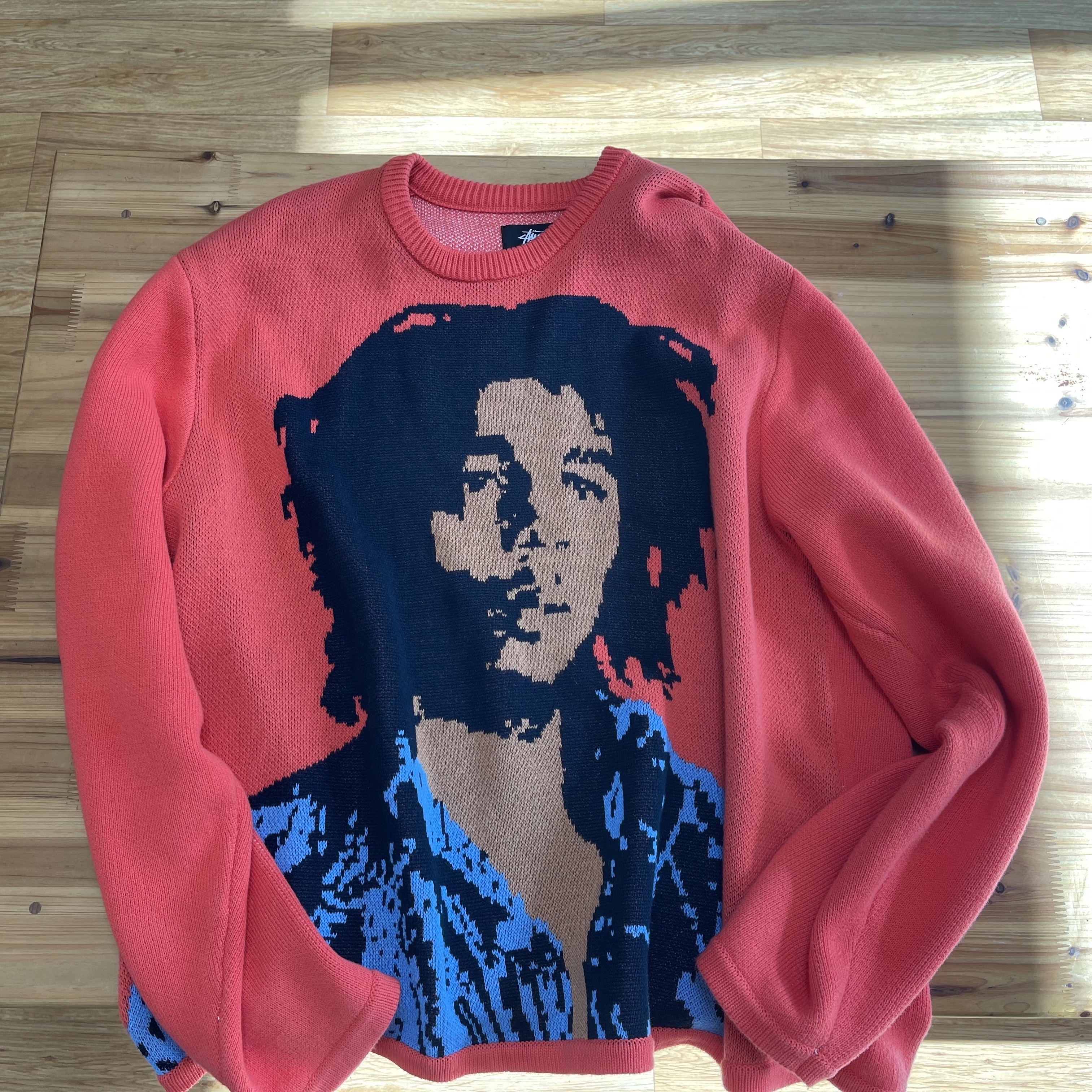 Stussy Bob Marley Sweater Red 착용 스타일 - 1