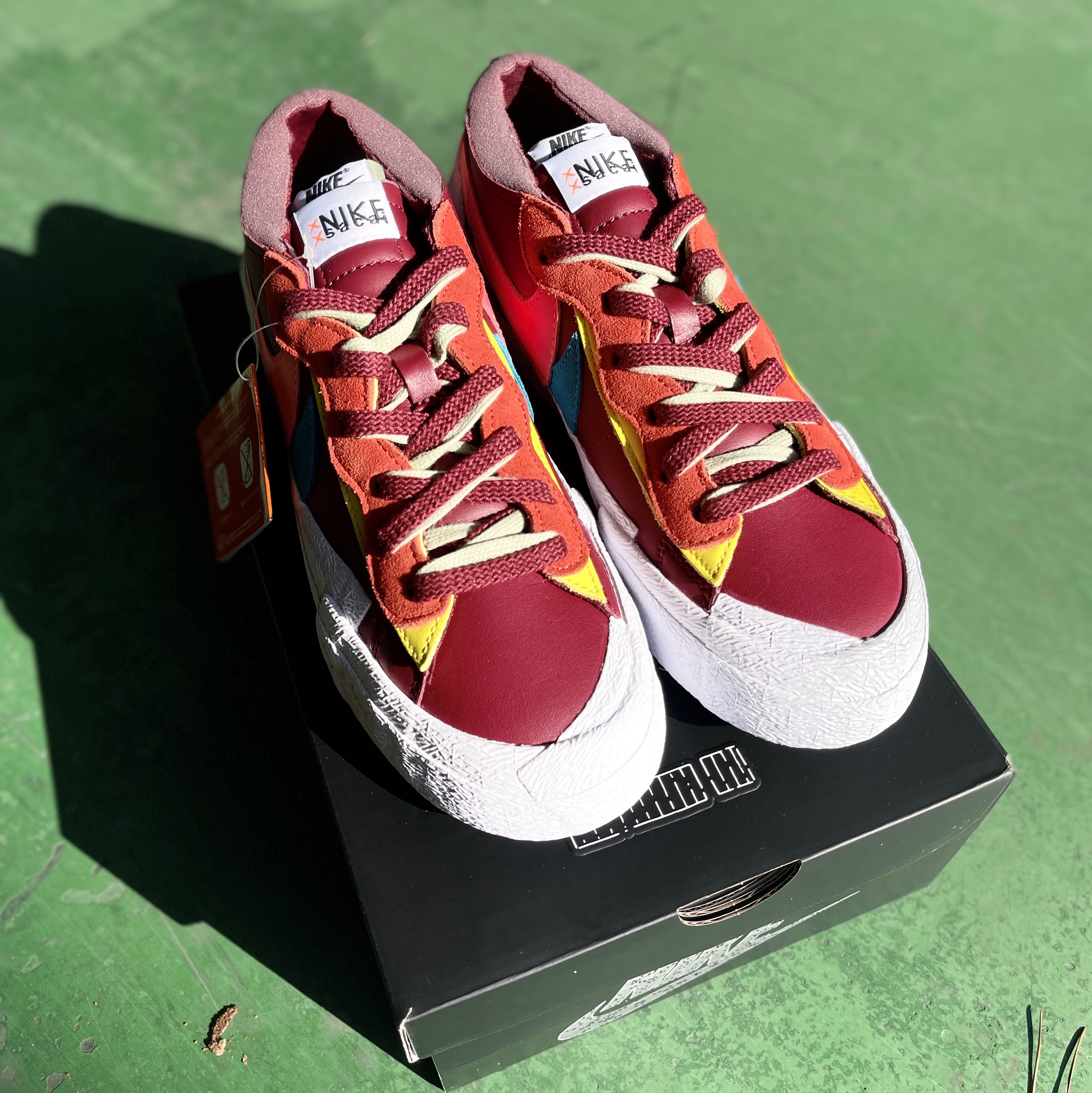 Nike x Sacai x Kaws Blazer Low Team Red 착용 스타일 - 1