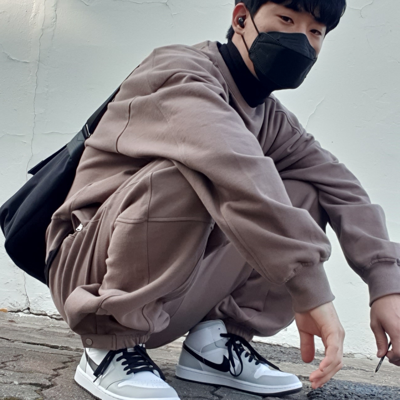 (W) Jordan 1 Mid Grey Fog 착용 스타일 - 1