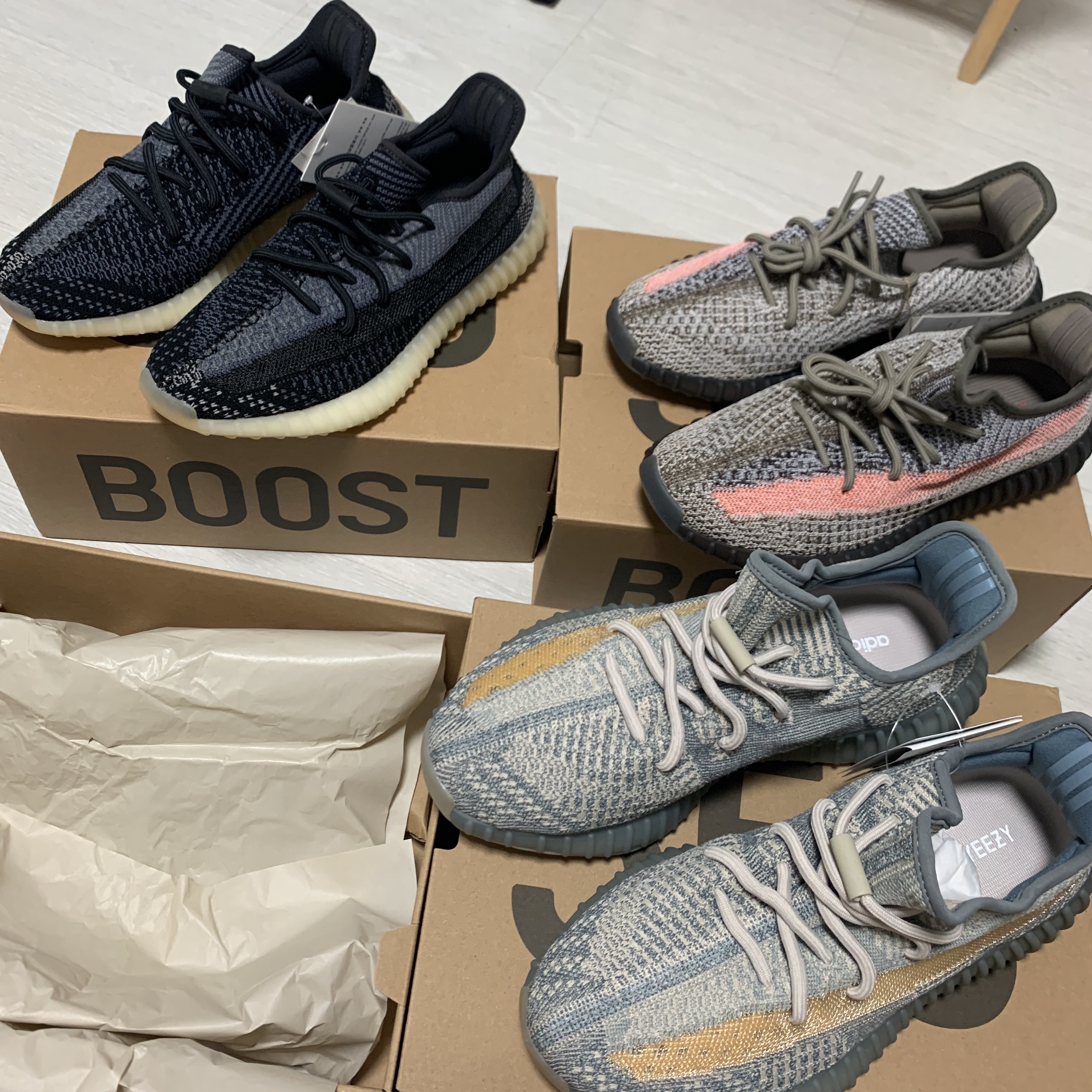Adidas Yeezy Boost 350 V2 Israfil, Adidas Yeezy Boost 350 V2 Carbon 착용 스타일