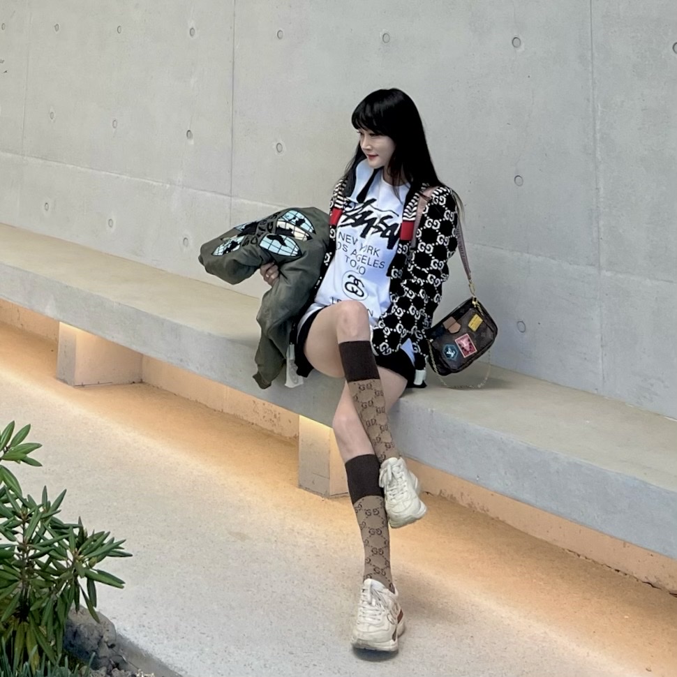 Stussy x CDG MA-1 Jacket Olive, Stussy World Tour LS T-Shirt White 착용 스타일 - 1