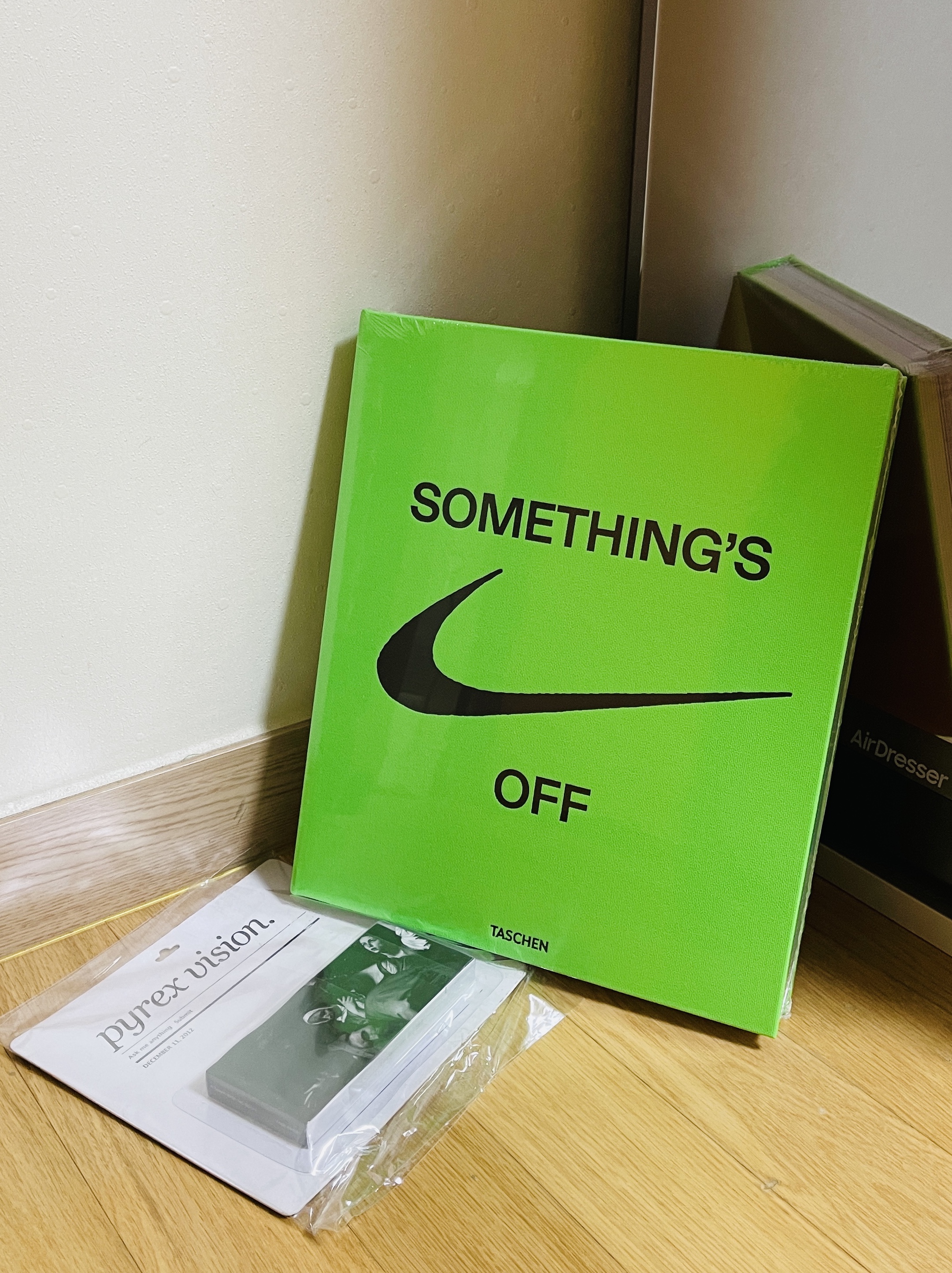 Nike x Virgil Abloh Icons The Ten Something's Off Book 착용 스타일