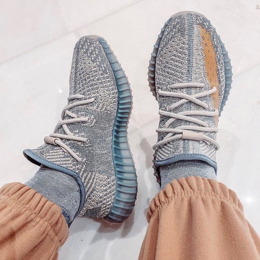 Adidas Yeezy Boost 350 V2 Israfil 착용 스타일 - 3