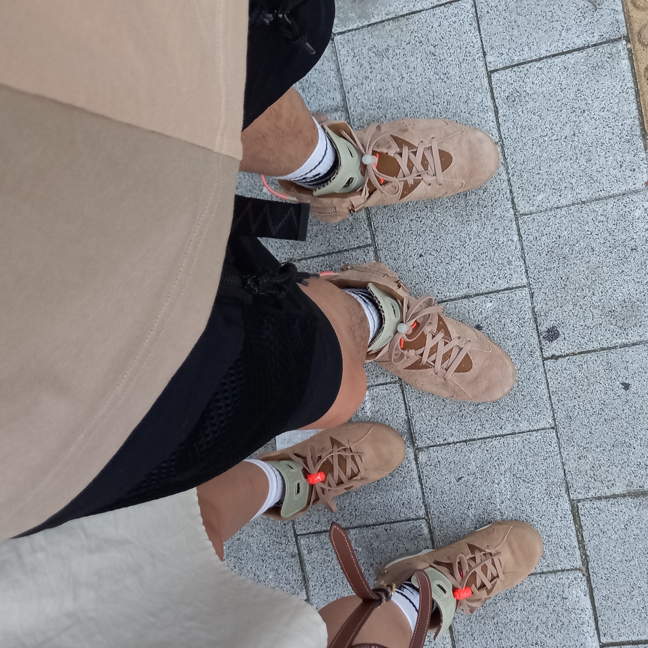 (PS) Jordan 6 x Travis Scott Retro SP British Khaki, Jordan 6 x Travis Scott Retro SP British Khaki 착용 스타일