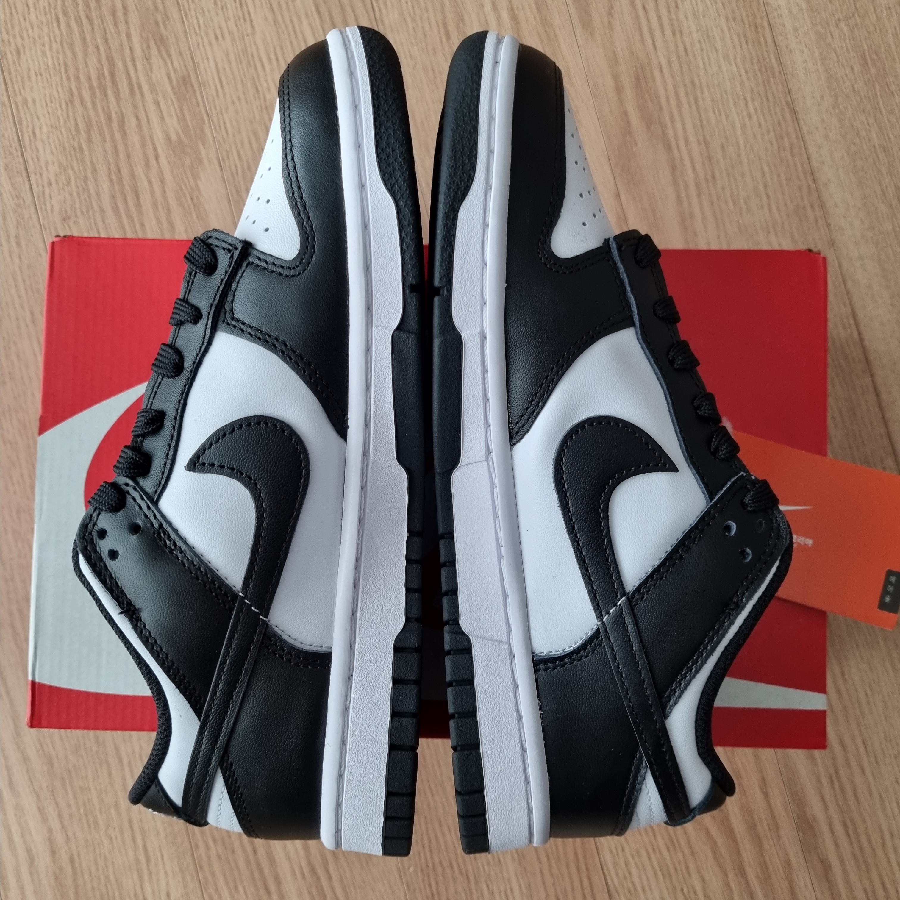 (W) Nike Dunk Low Black 착용 스타일 - 3