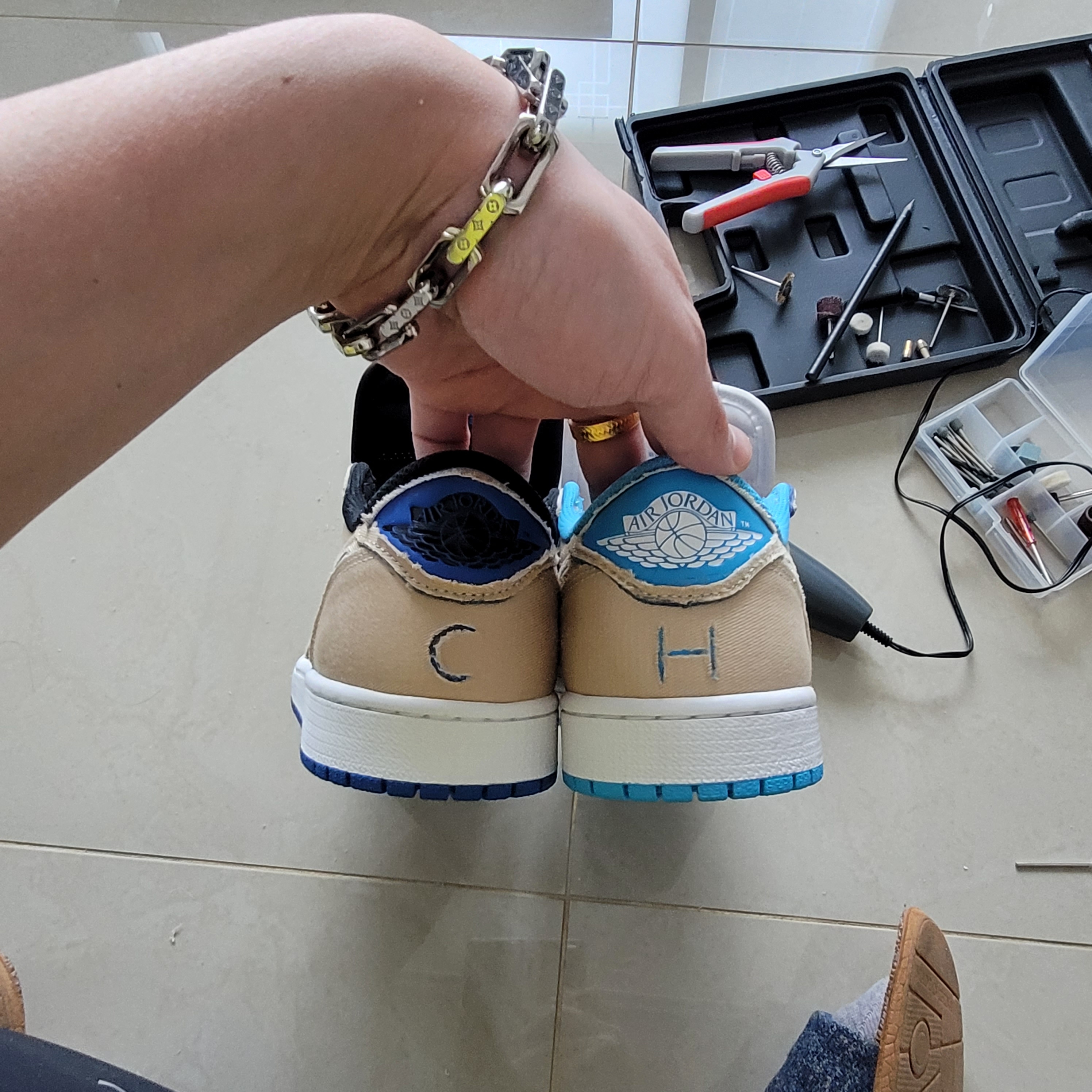 Jordan 1 x Lance Mountain Low SB QS Desert Ore 착용 스타일 - 3