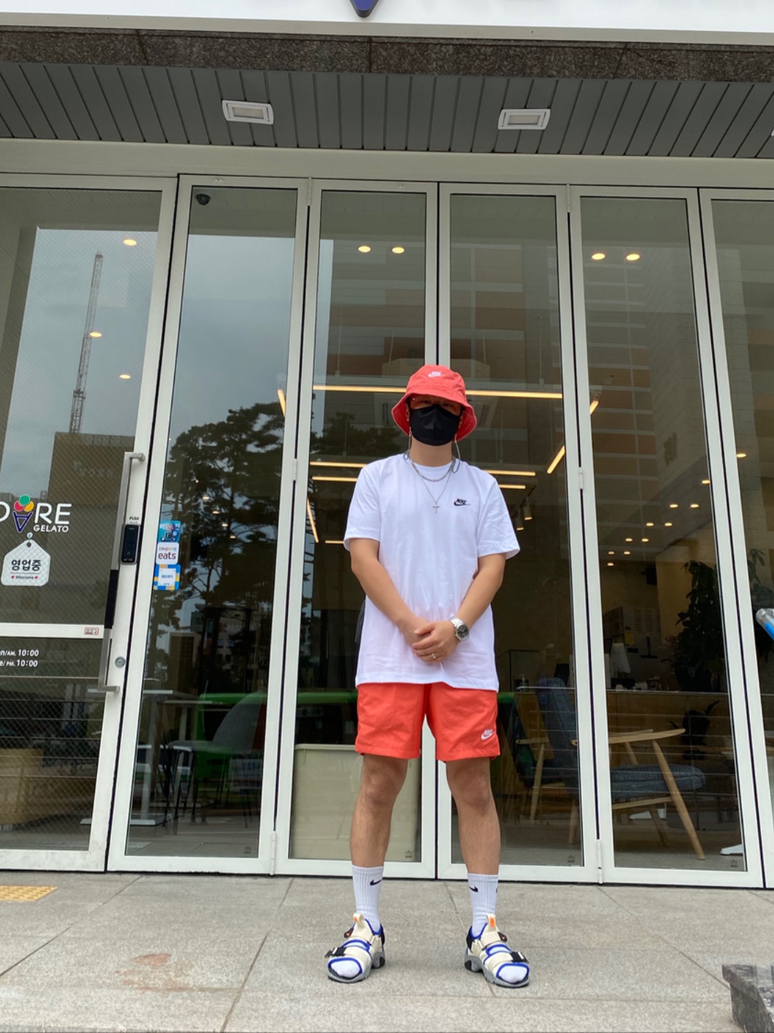 Nike Futura Washed Bucket Hat Magic Ember 착용 스타일