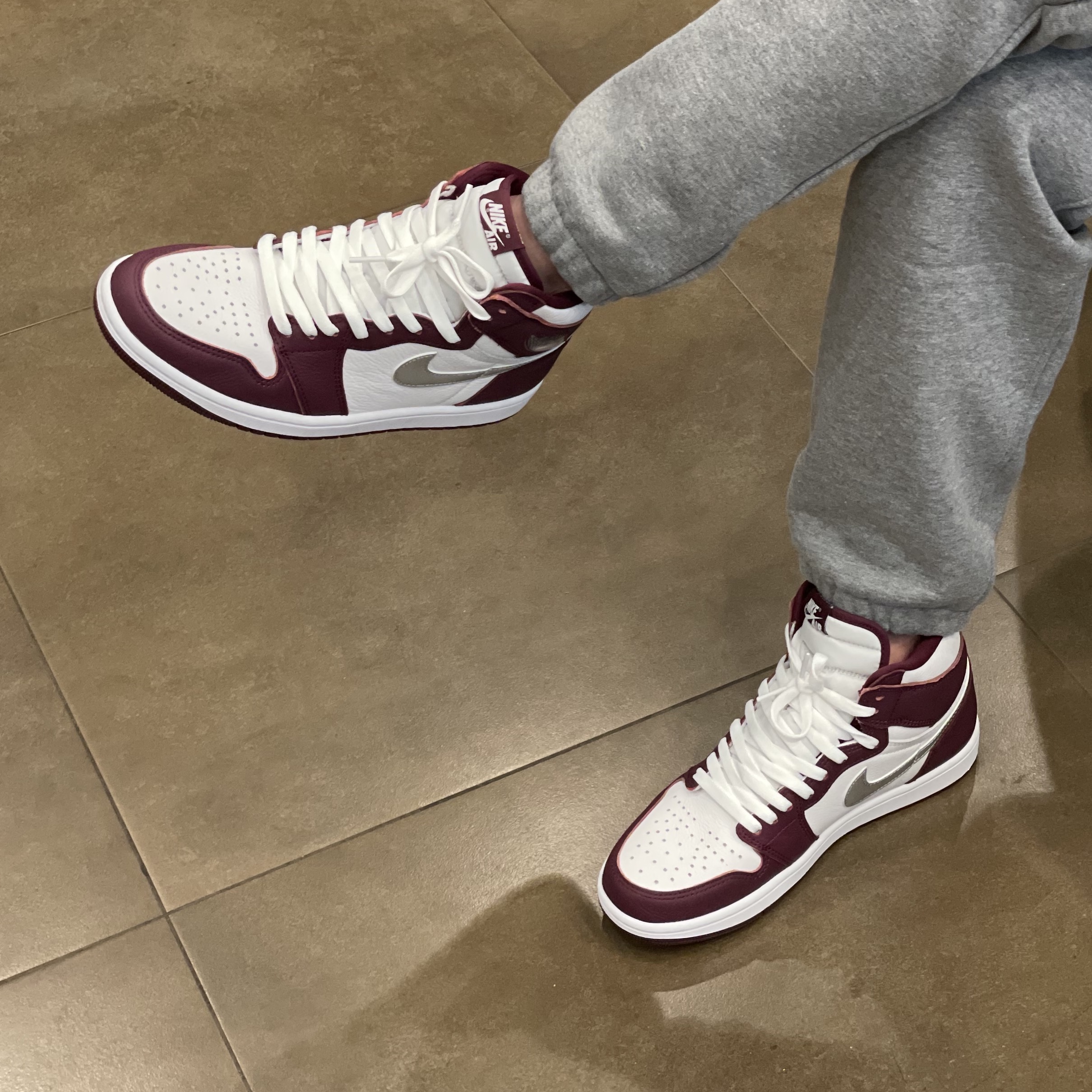 Jordan 1 Retro High OG Bordeaux 착용 스타일