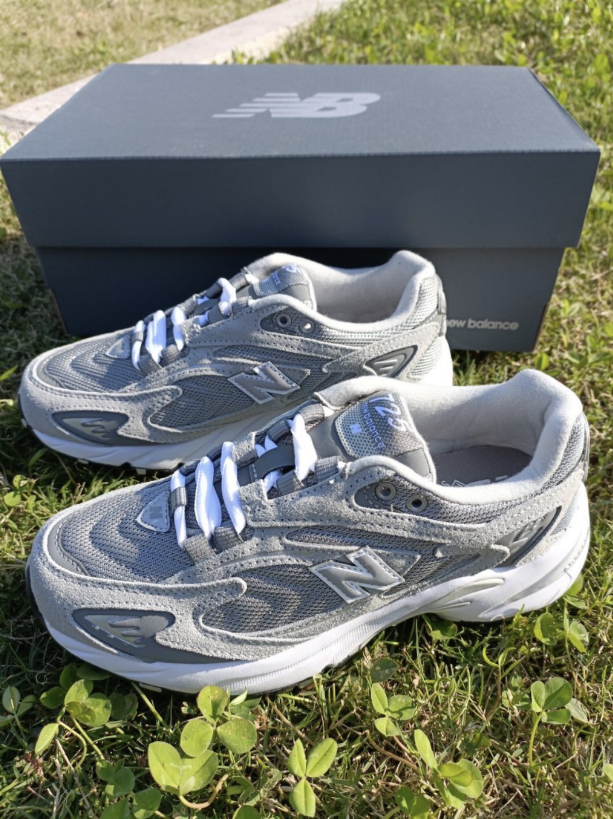 New Balance 725 Grey 착용 스타일 - 5