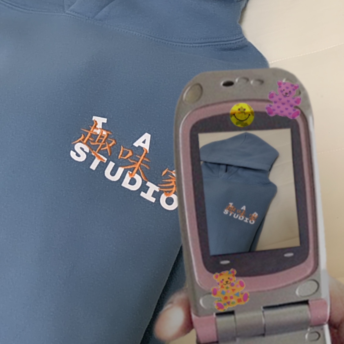 IAB Studio x Tastehouse Hoodie & Keyring Ash Blue 착용 스타일 - 2