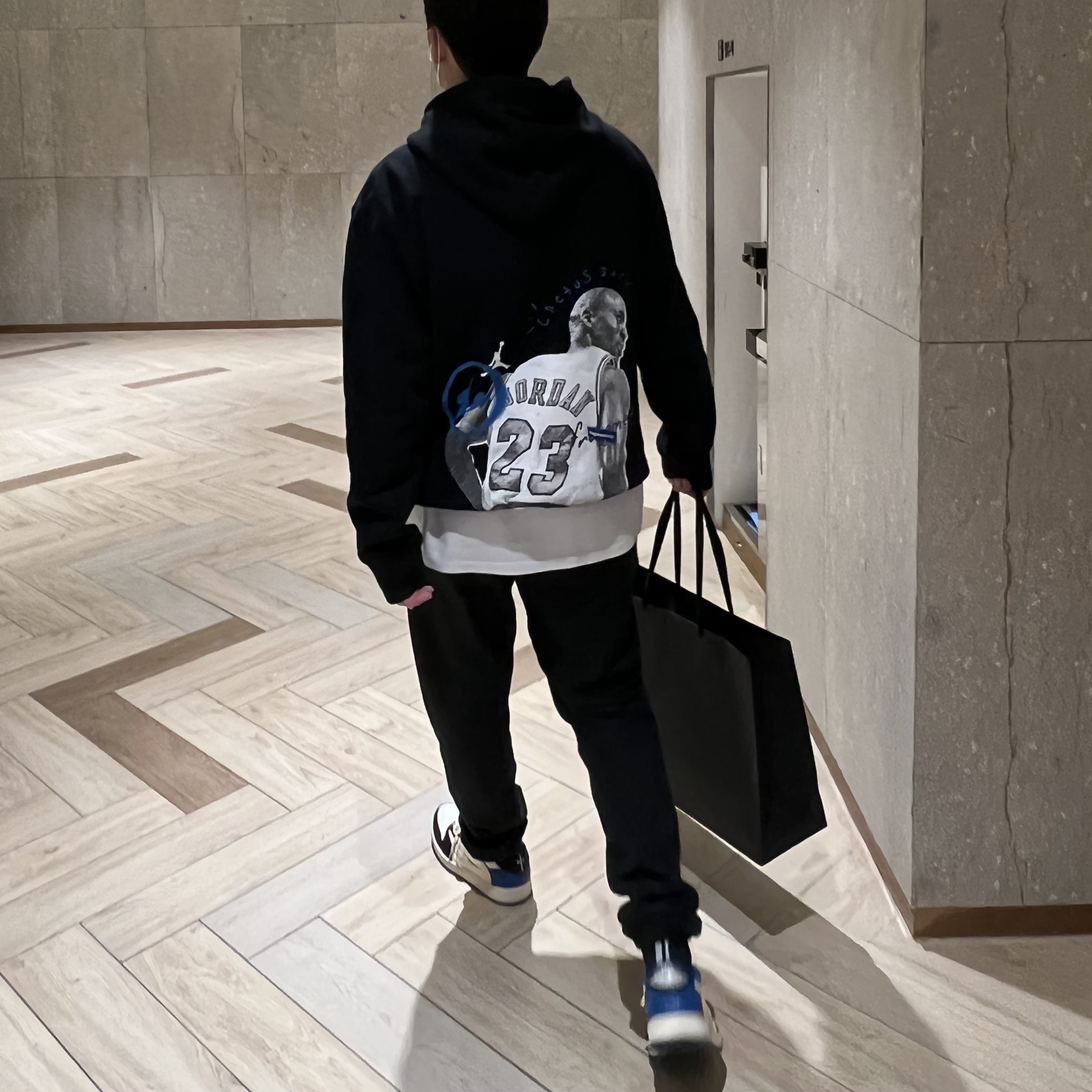 Jordan 1 x Travis Scott x Fragment Retro Low OG SP Military Blue, Jordan x Travis Scott x Fragment Hoodie Black (DJ0615-010) 착용 스타일 - 2