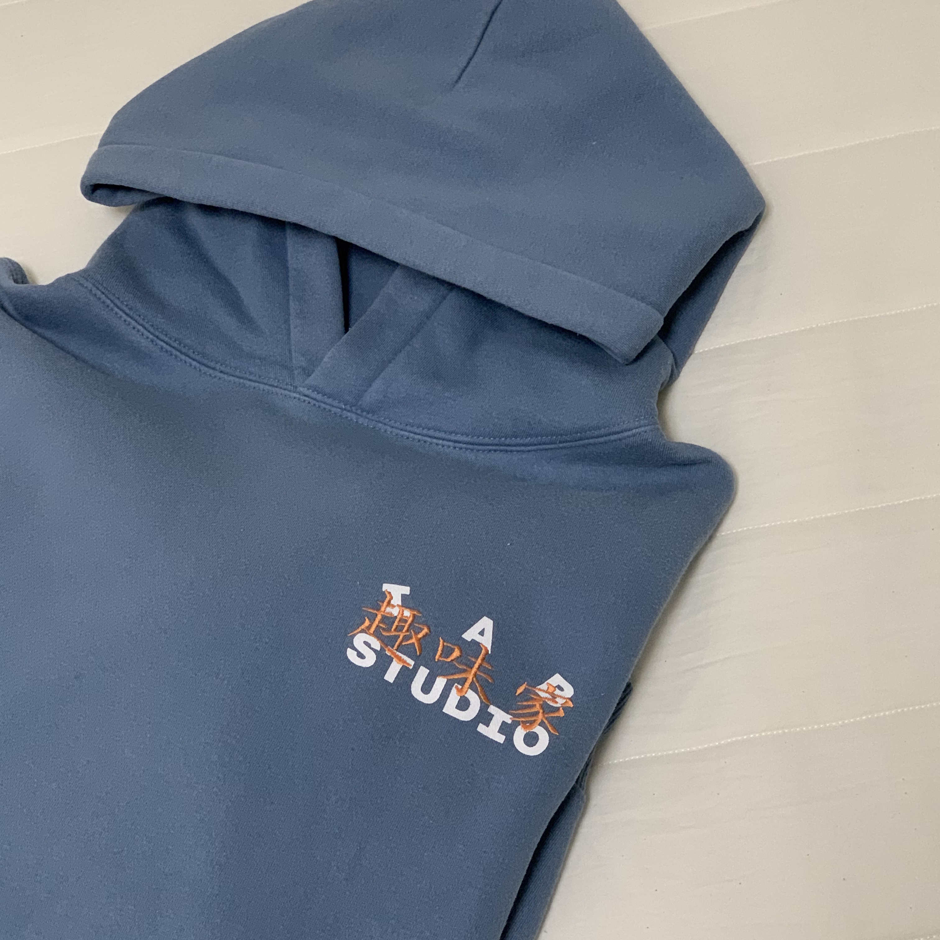 IAB Studio x Tastehouse Hoodie & Keyring Ash Blue 착용 스타일 - 1
