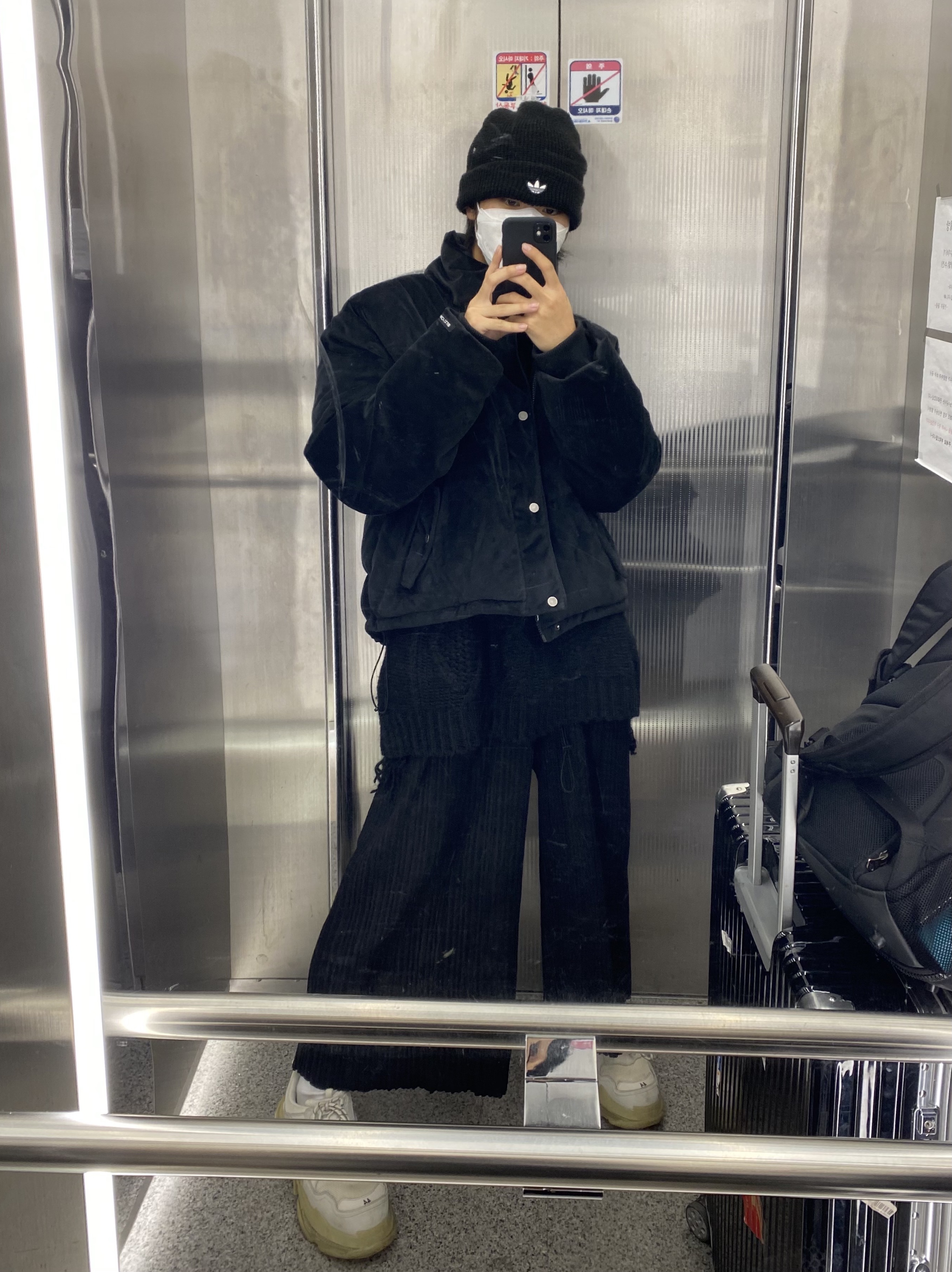 (W) Balenciaga Triple S Clear Sole White 2019 착용 스타일