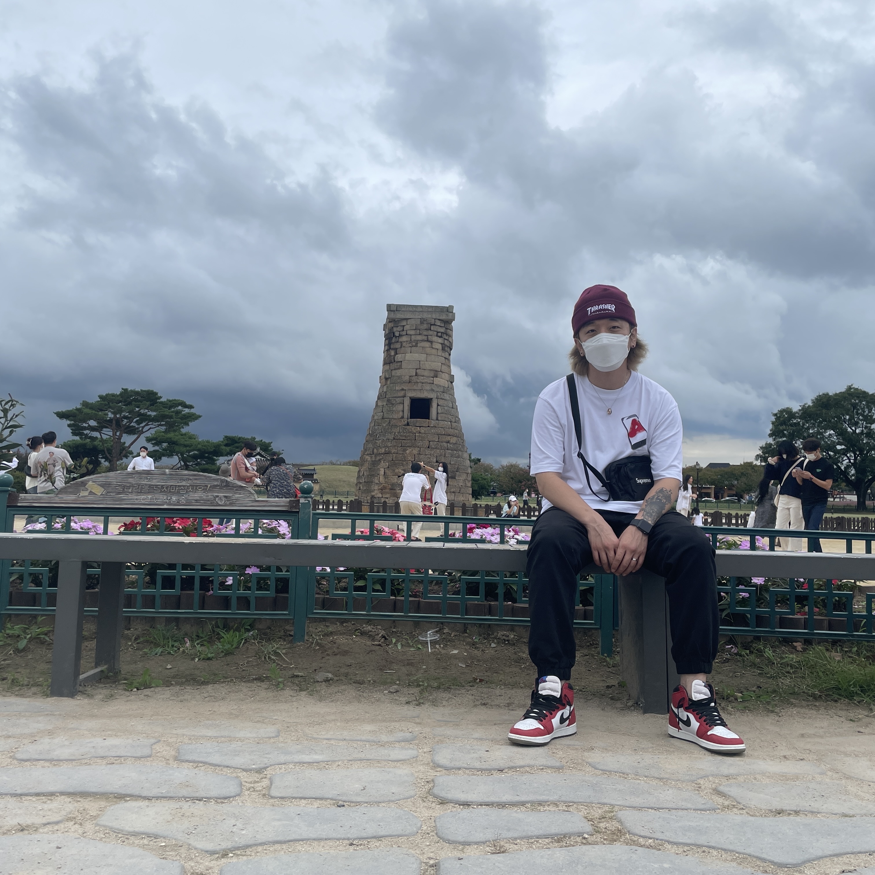 Jordan 1 Retro High Spider-Man Origin Story, Supreme Shoulder Bag Black - 19SS 착용 스타일