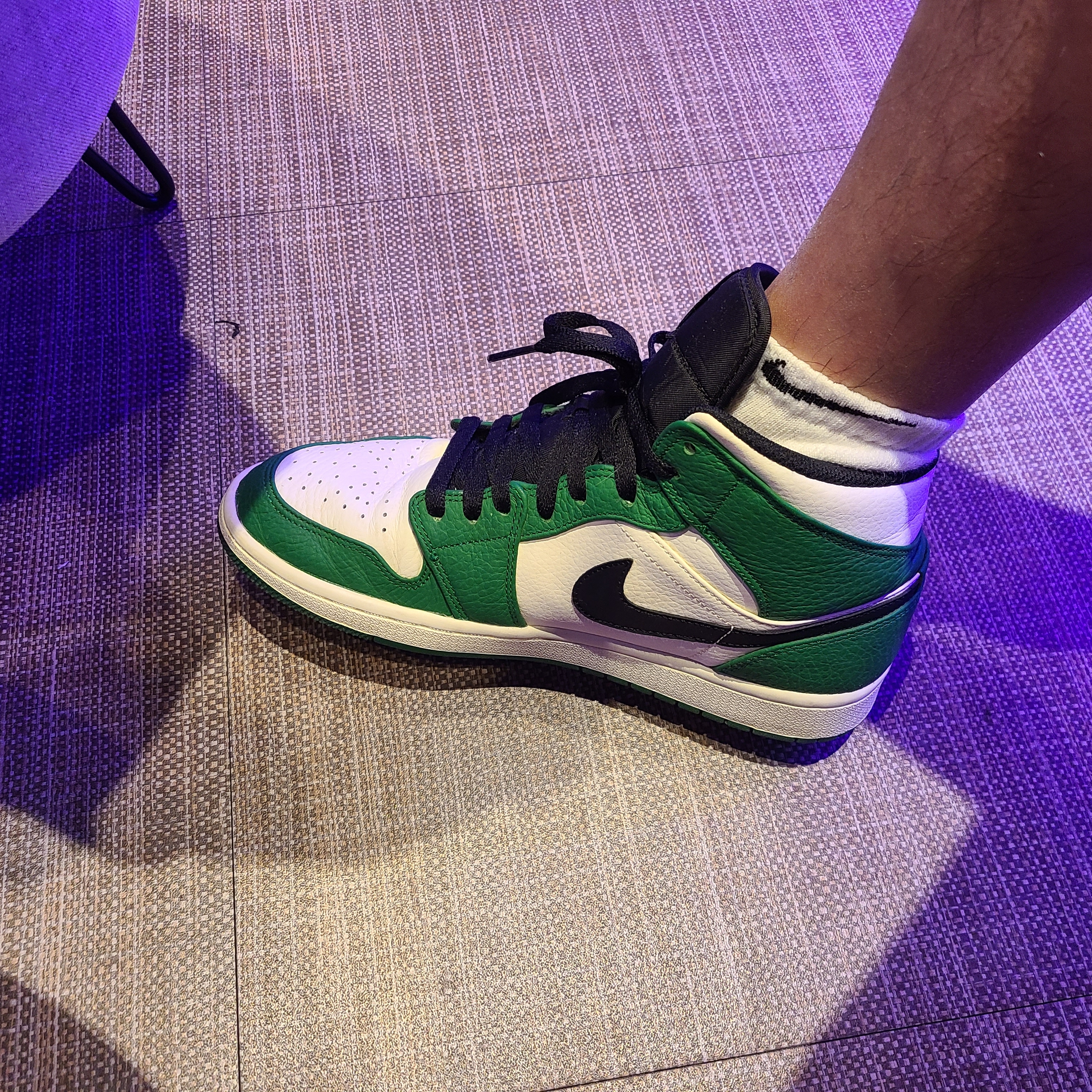Jordan 1 Mid Pine Green 착용 스타일