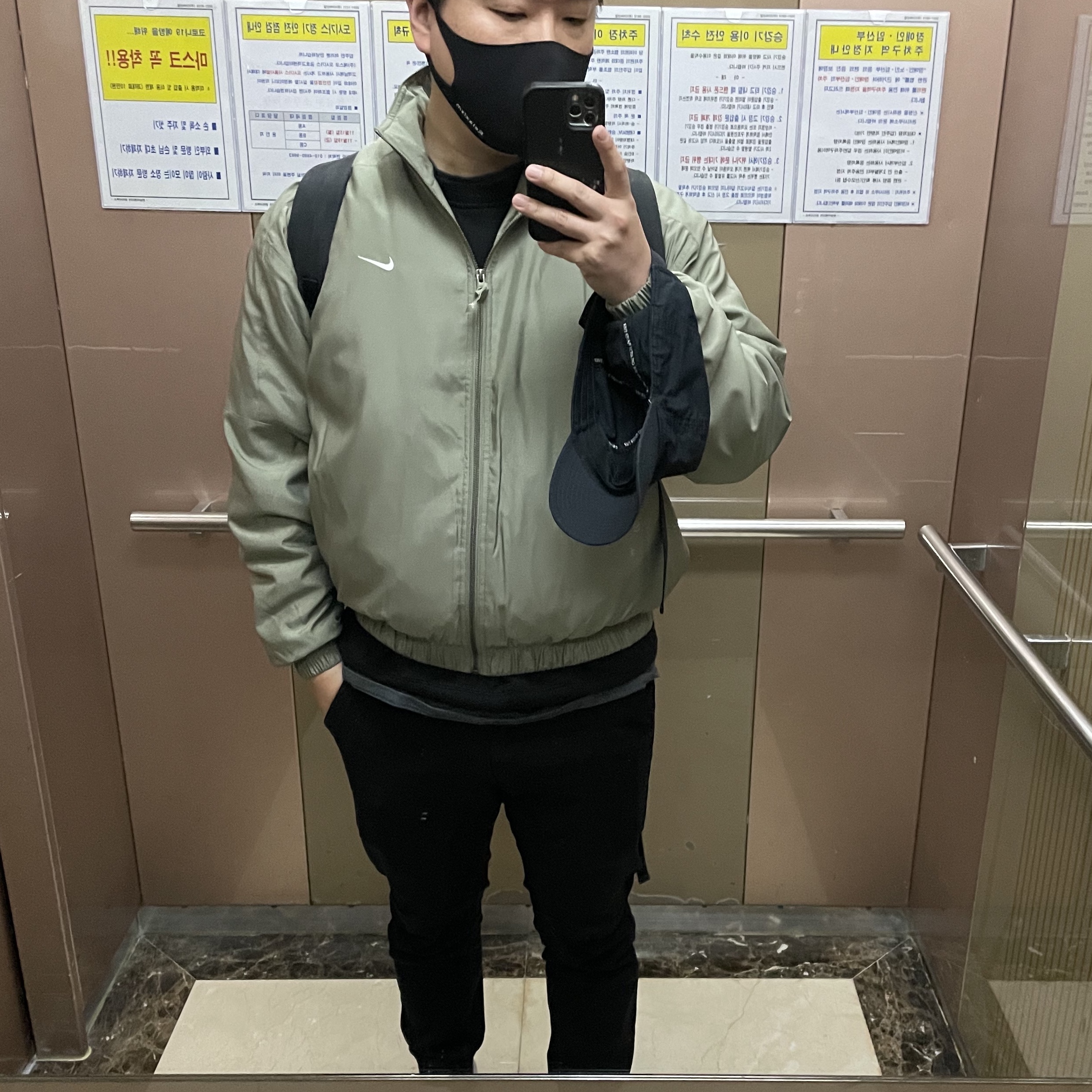 Nike NRG Solo Swoosh Satin Bomber Jacket Light Army - Asia 착용 스타일 - 2
