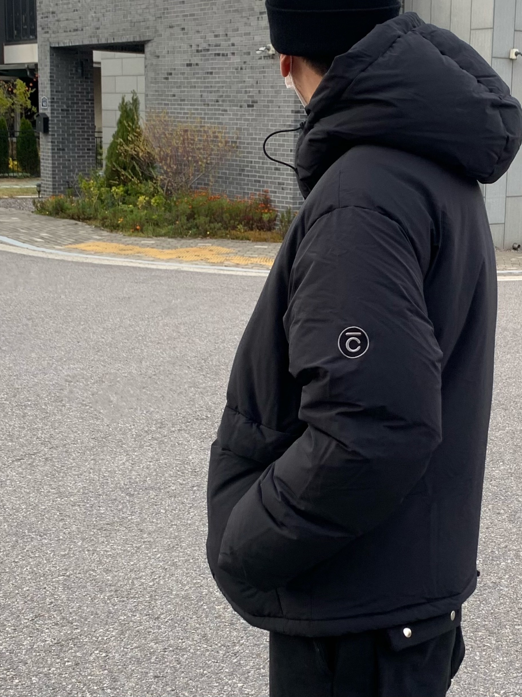 Stussy SS Link Cuff Beanie Black, Adidas Yeezy 450 Cloud White 착용 스타일 - 4