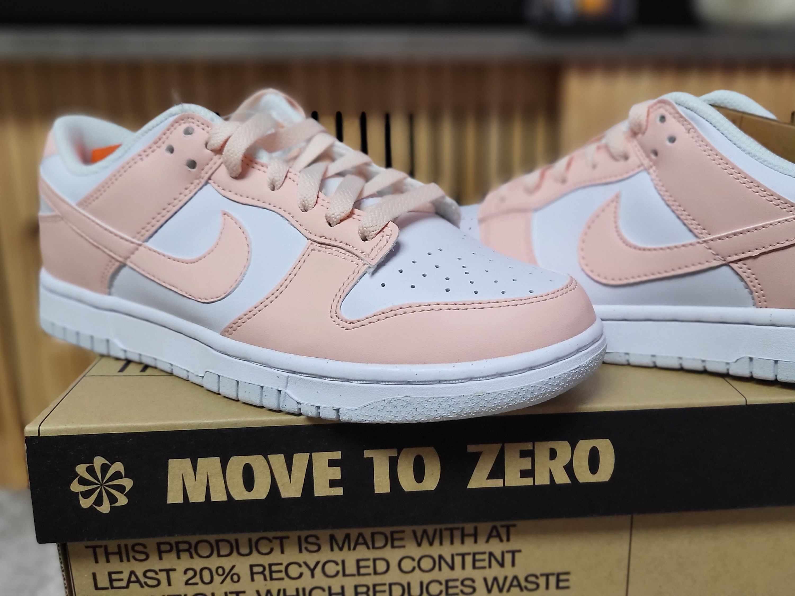 (W) Nike Dunk Low Next Nature Pale Coral 착용 스타일 - 2