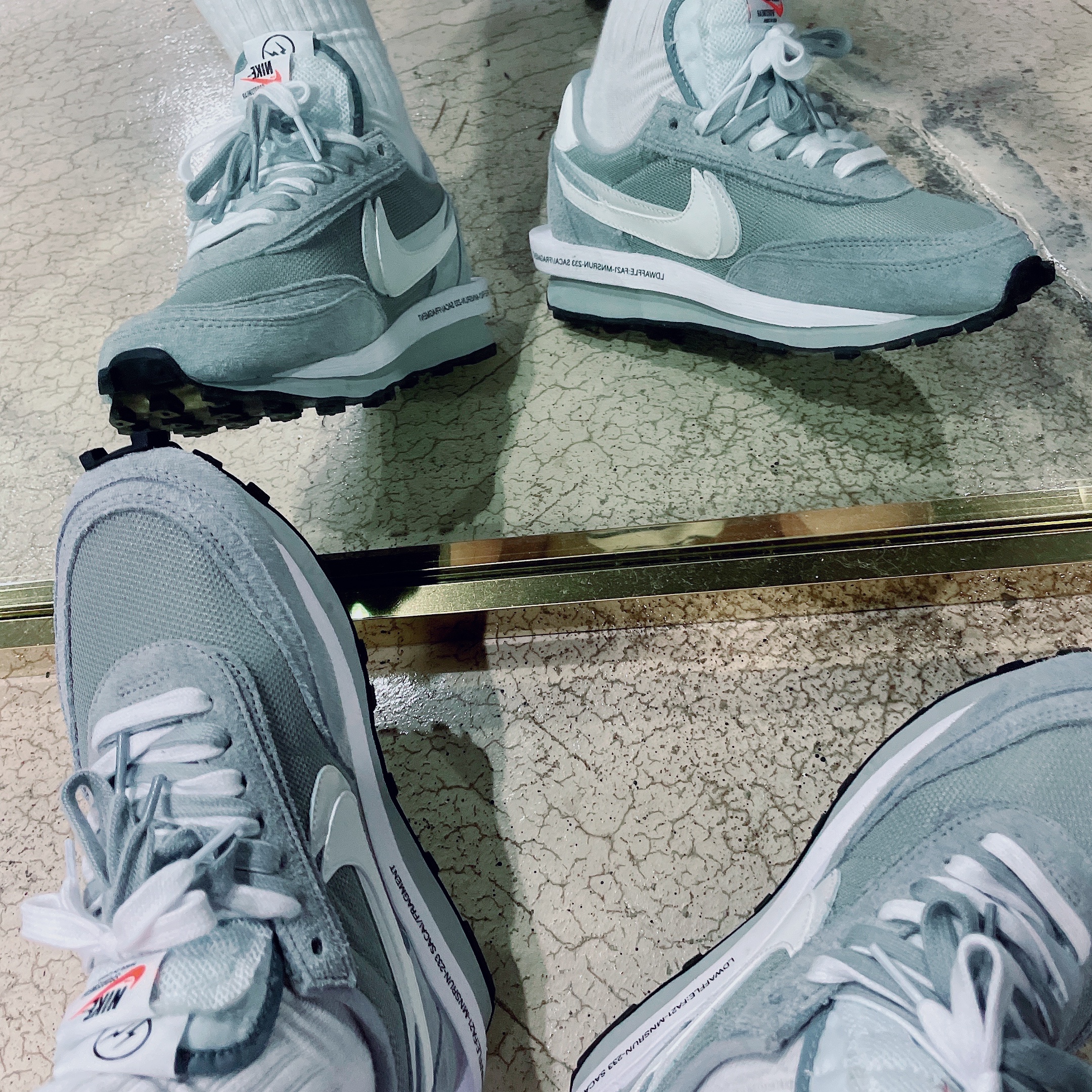 Nike x Sacai x Fragment LDWaffle Light Smoke Grey 착용 스타일 - 2