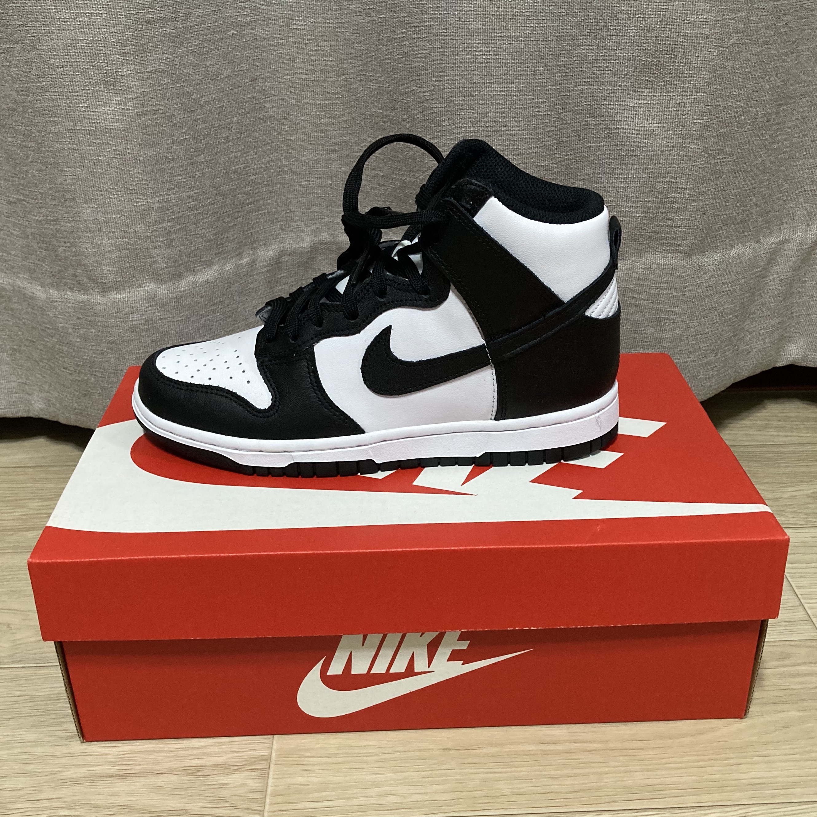 (W) Nike Dunk High Black and White 착용 스타일