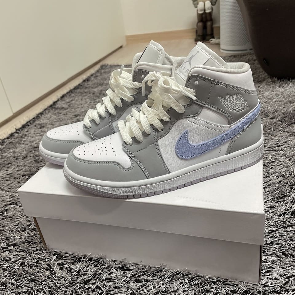 (W) Jordan 1 Mid Wolf Grey 착용 스타일 - 1