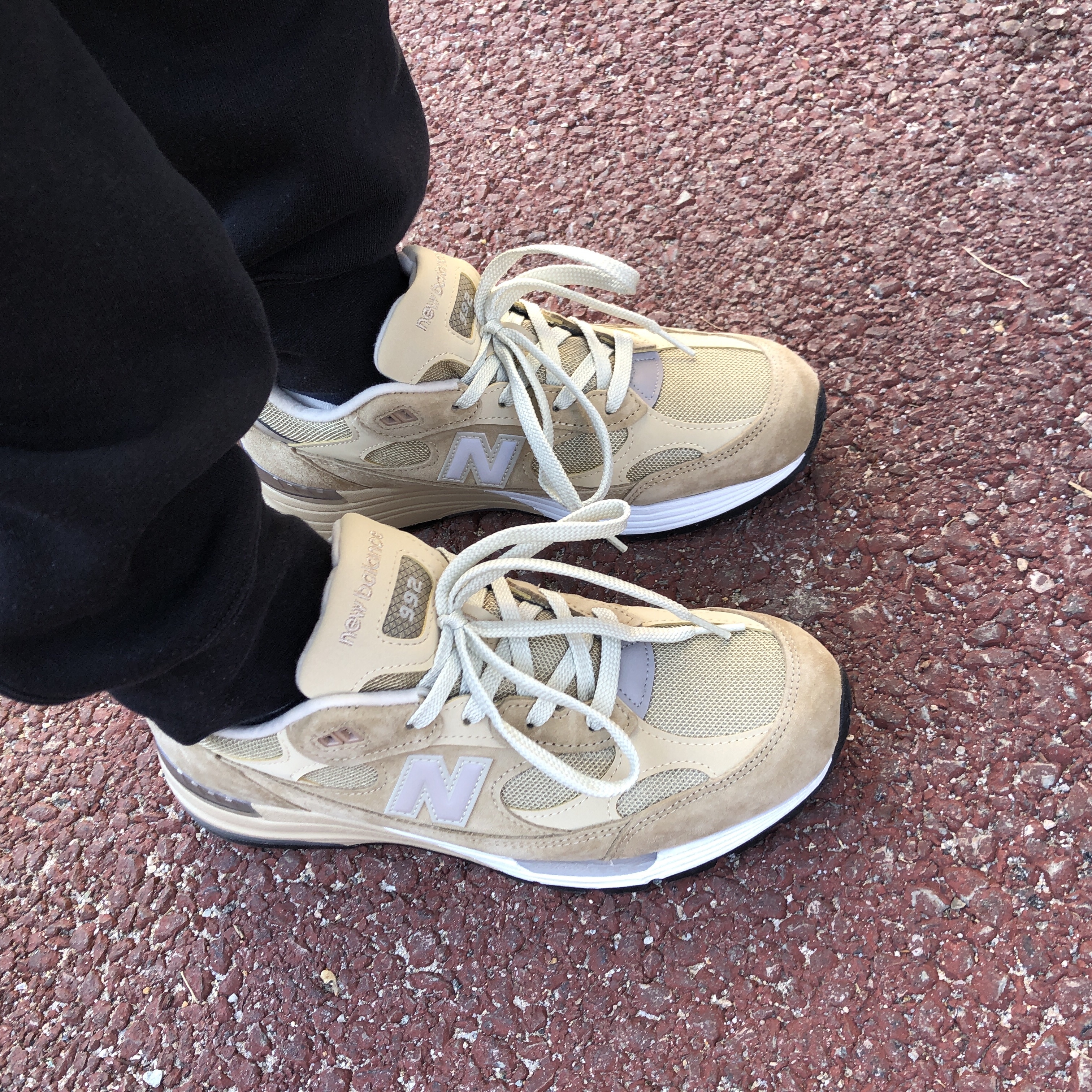 New Balance 992 Made in USA Tan 착용 스타일