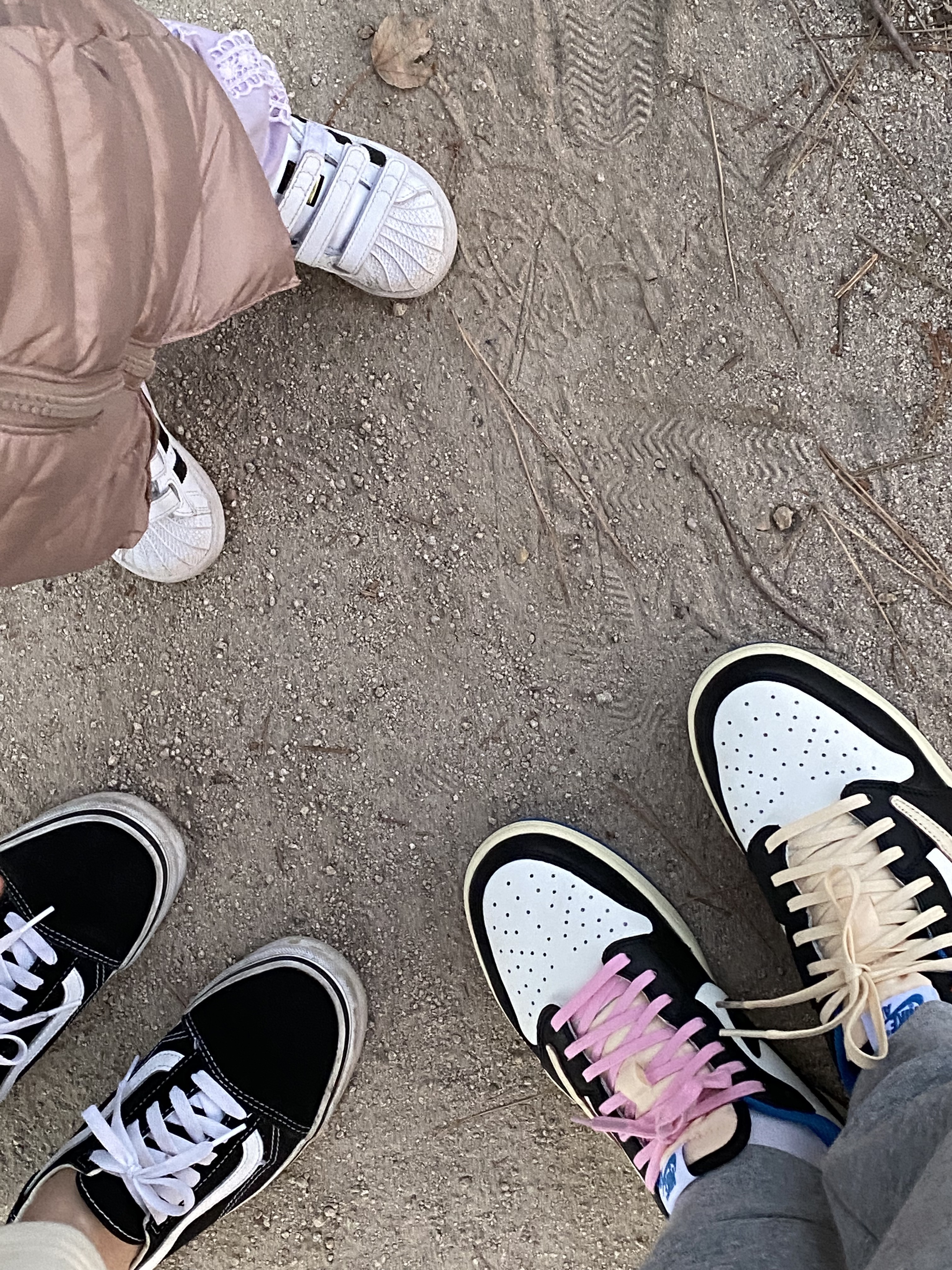 Jordan 1 x Travis Scott x Fragment Retro Low OG SP Military Blue, Essentials 3D Silicon Applique Pullover Hoodie Oatmeal/Oatmeal Heather/Light Heather Oatmeal 2020 착용 스타일 - 3