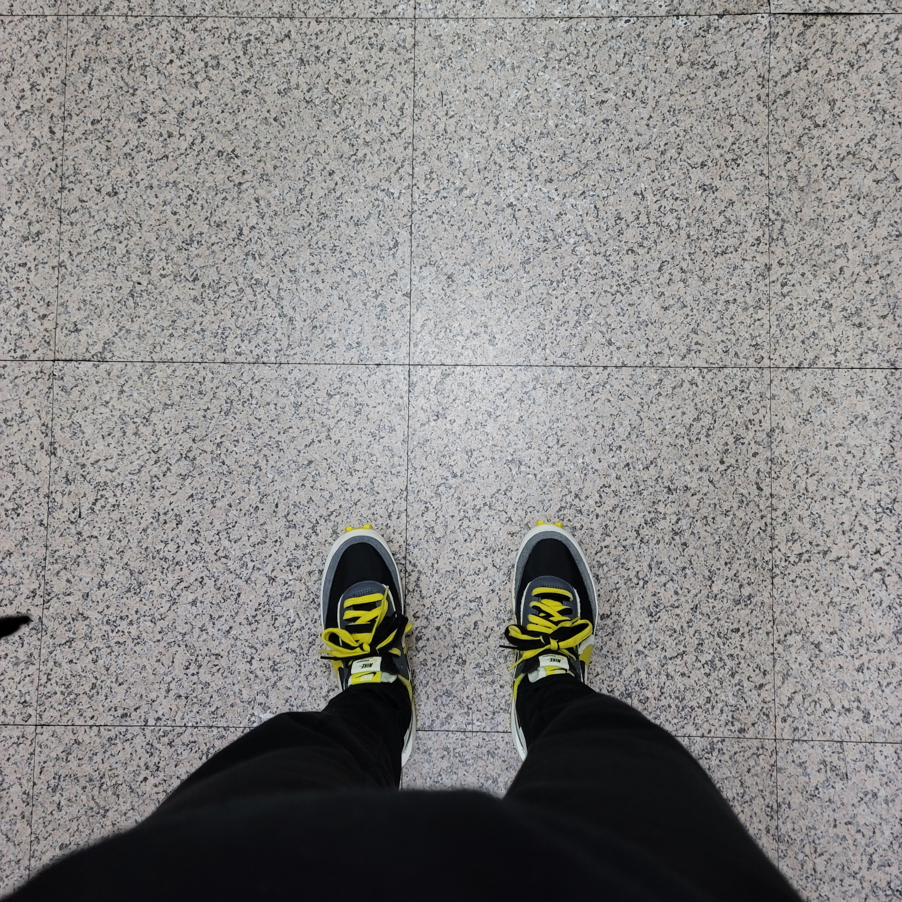 Nike x Sacai x Undercover LDWaffle Black Bright Citron 착용 스타일