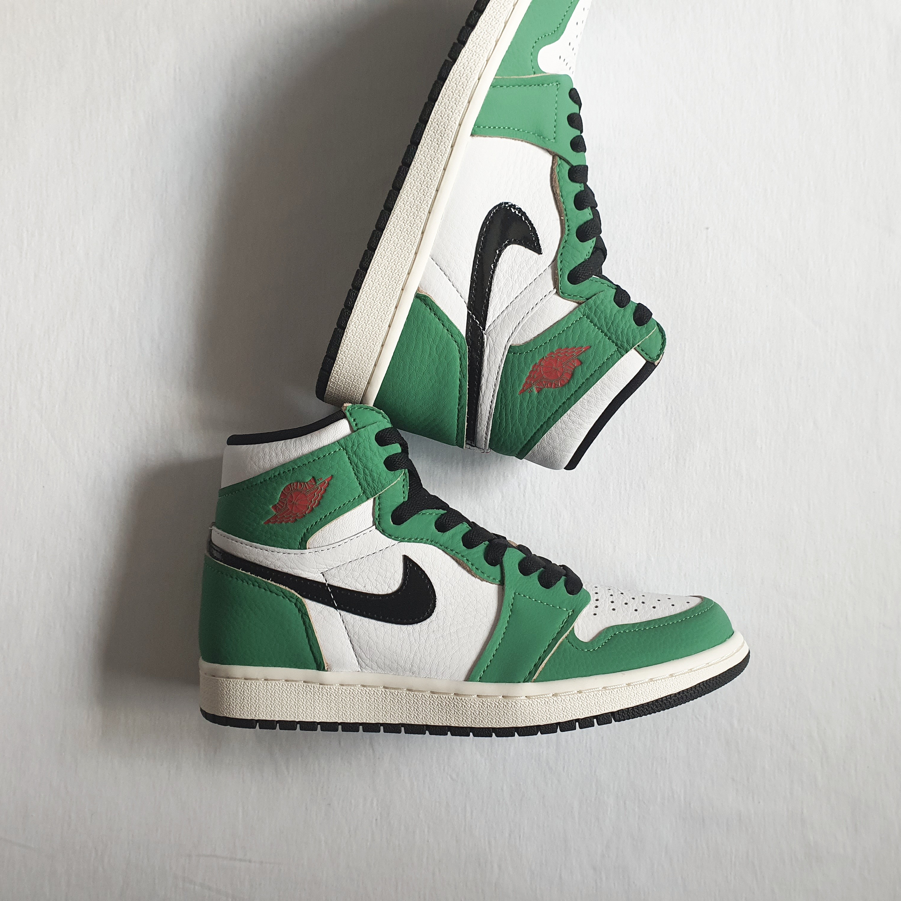 (W) Jordan 1 Retro High OG Lucky Green 착용 스타일 - 4
