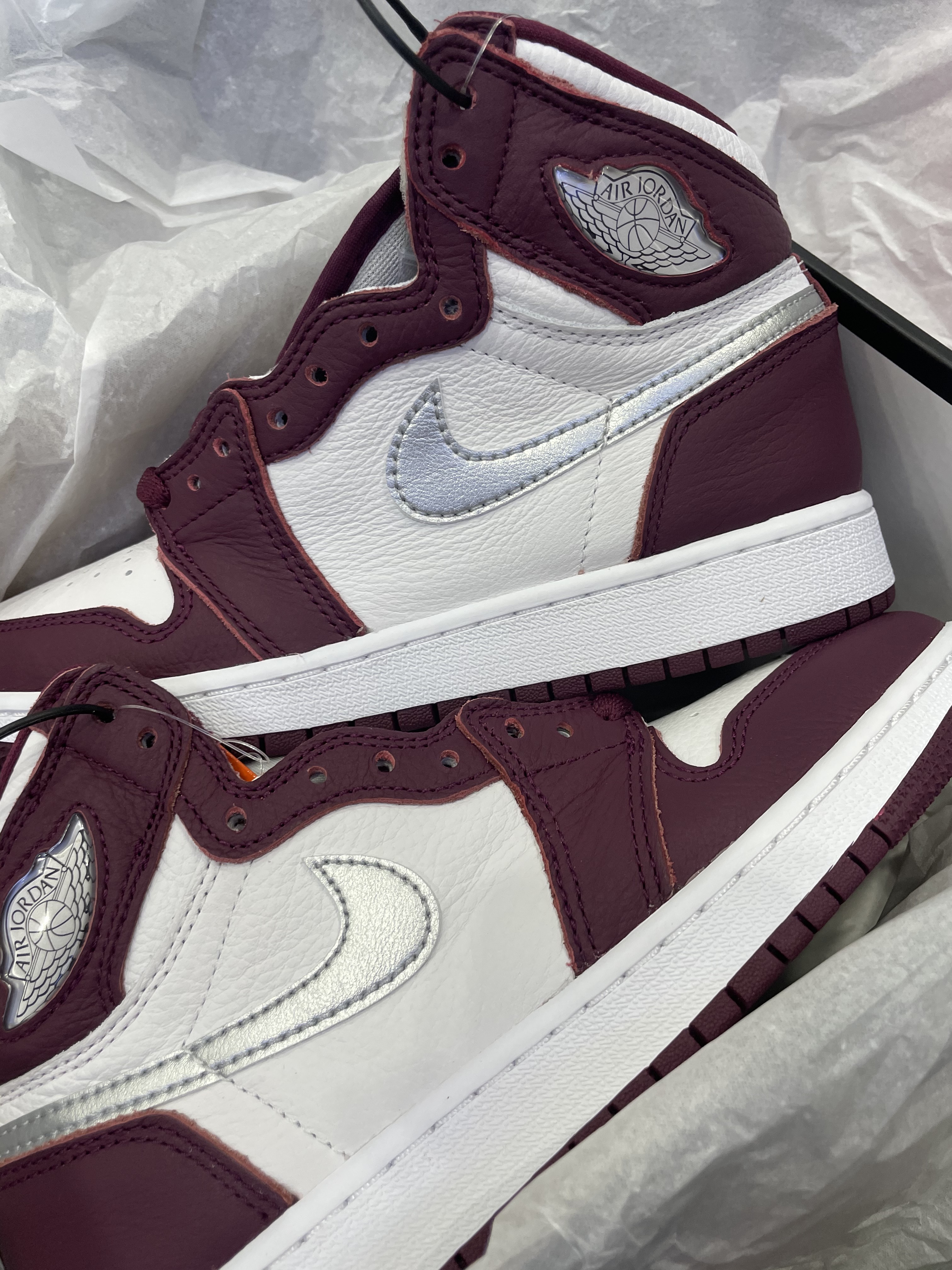 (GS) Jordan 1 Retro High OG Bordeaux 착용 스타일 - 1