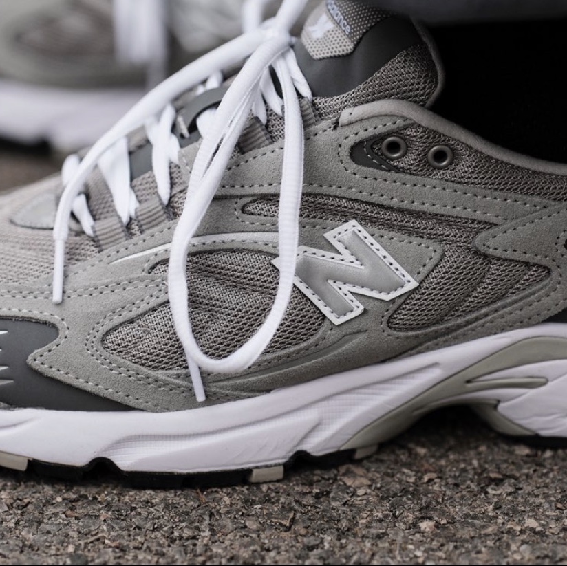 New Balance 725 Grey 착용 스타일 - 5