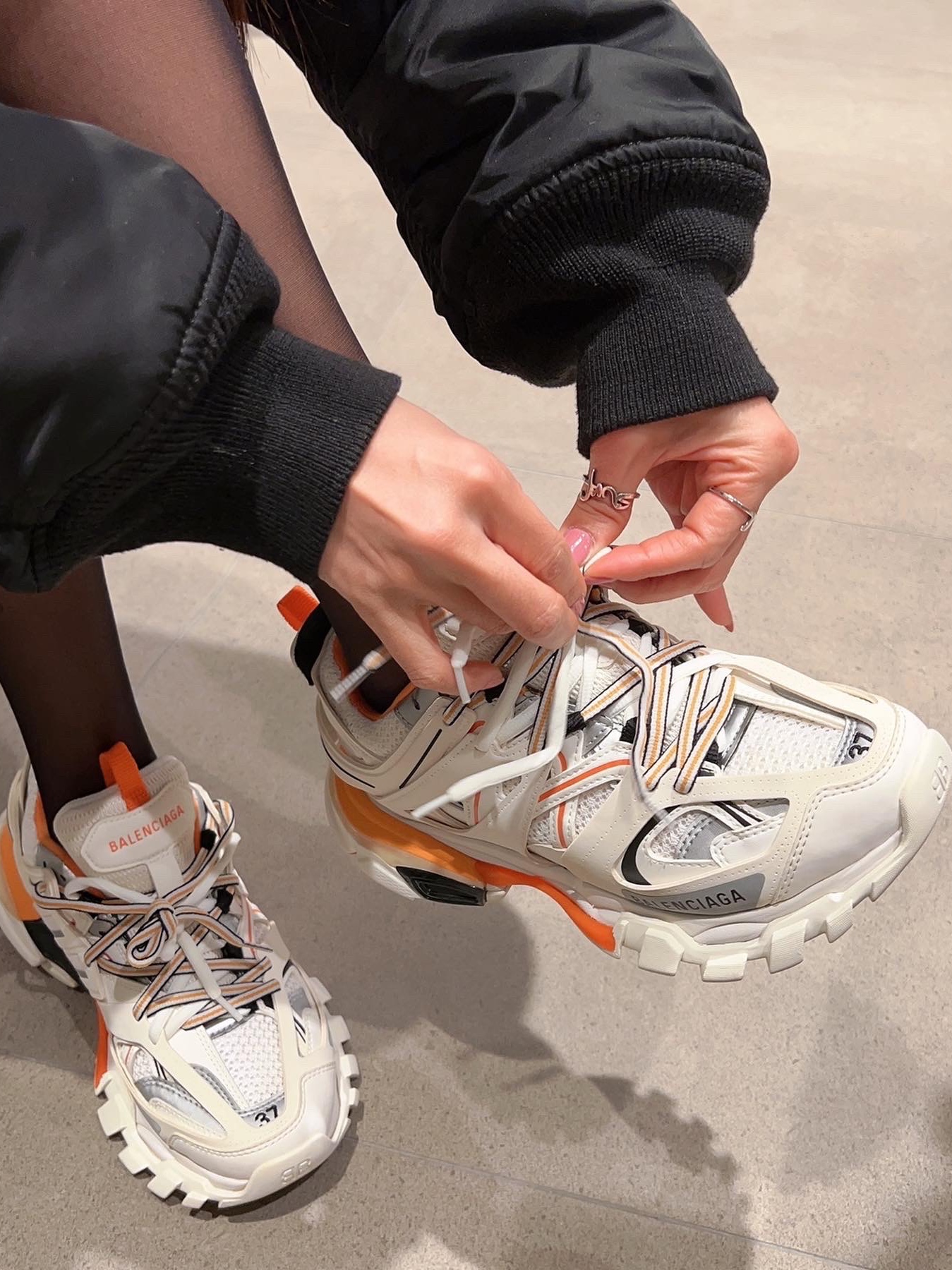 Balenciaga Track Sneakers White Orange 2019, Stussy Basic Cuff Beanie Sherbert 2021 착용 스타일 - 3