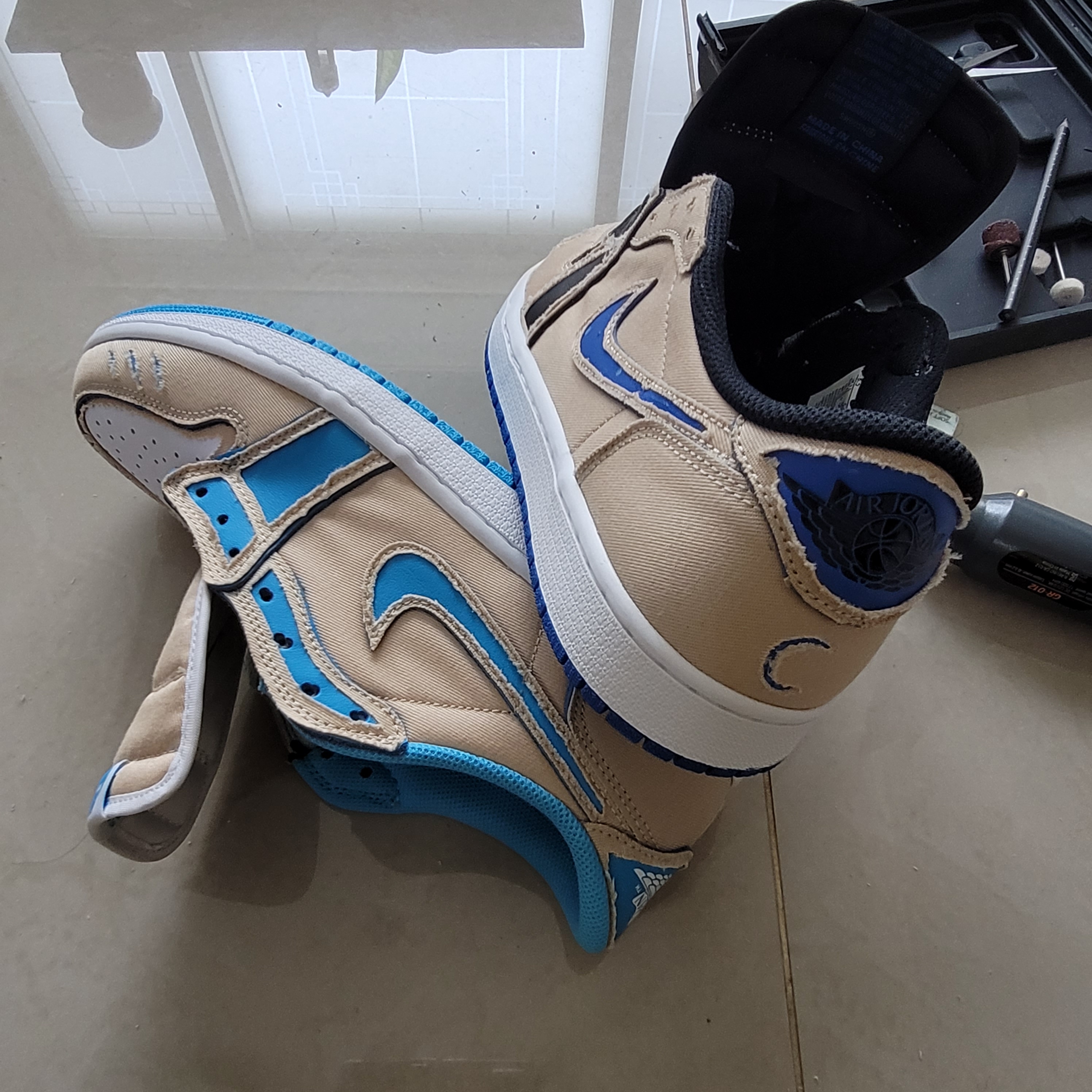 Jordan 1 x Lance Mountain Low SB QS Desert Ore 착용 스타일 - 1