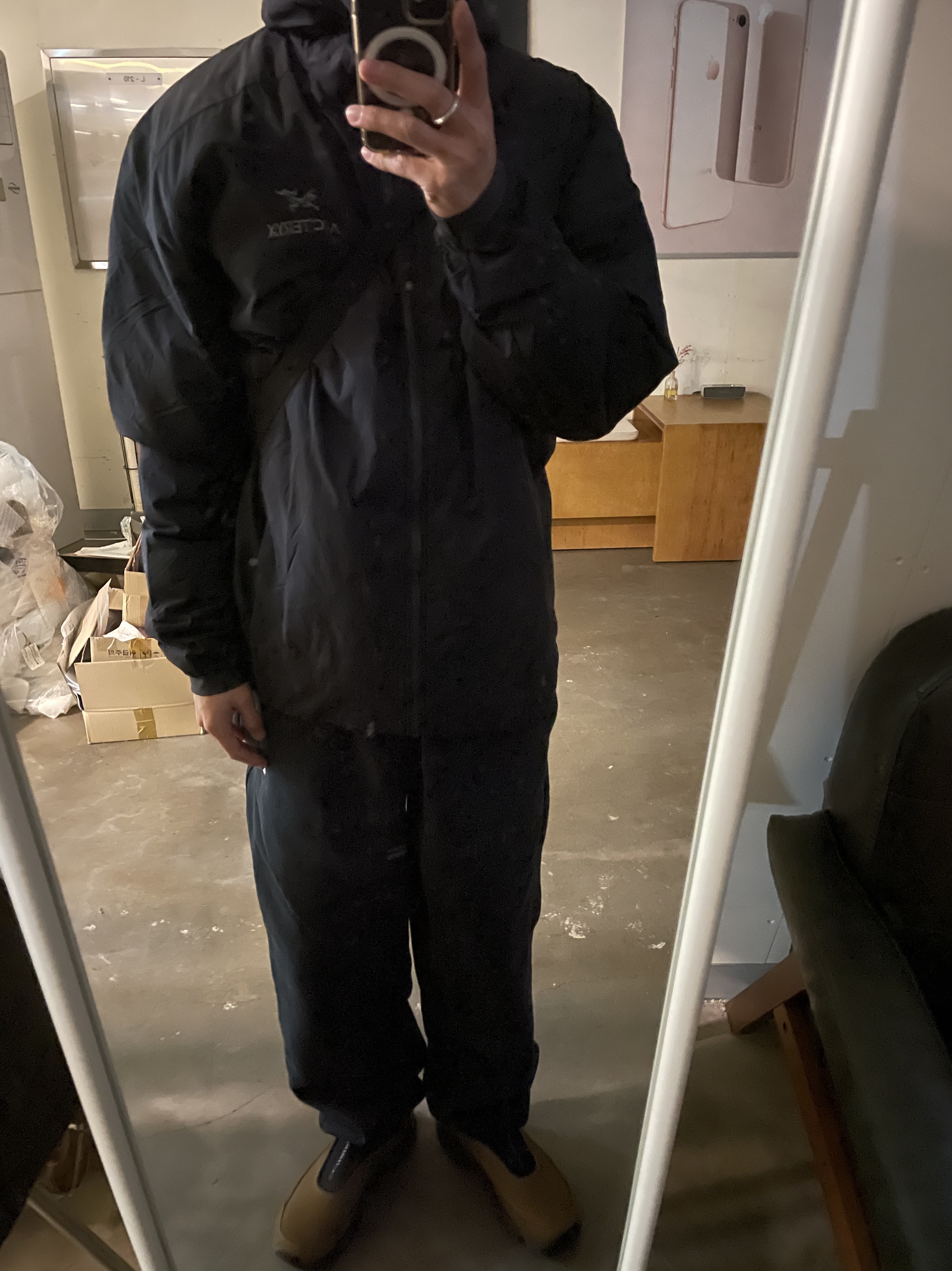 Arc'teryx Atom LT Hoody Black, Nike NRG Solo Swoosh Fleece Pants Black - US/EU 착용 스타일 - 1