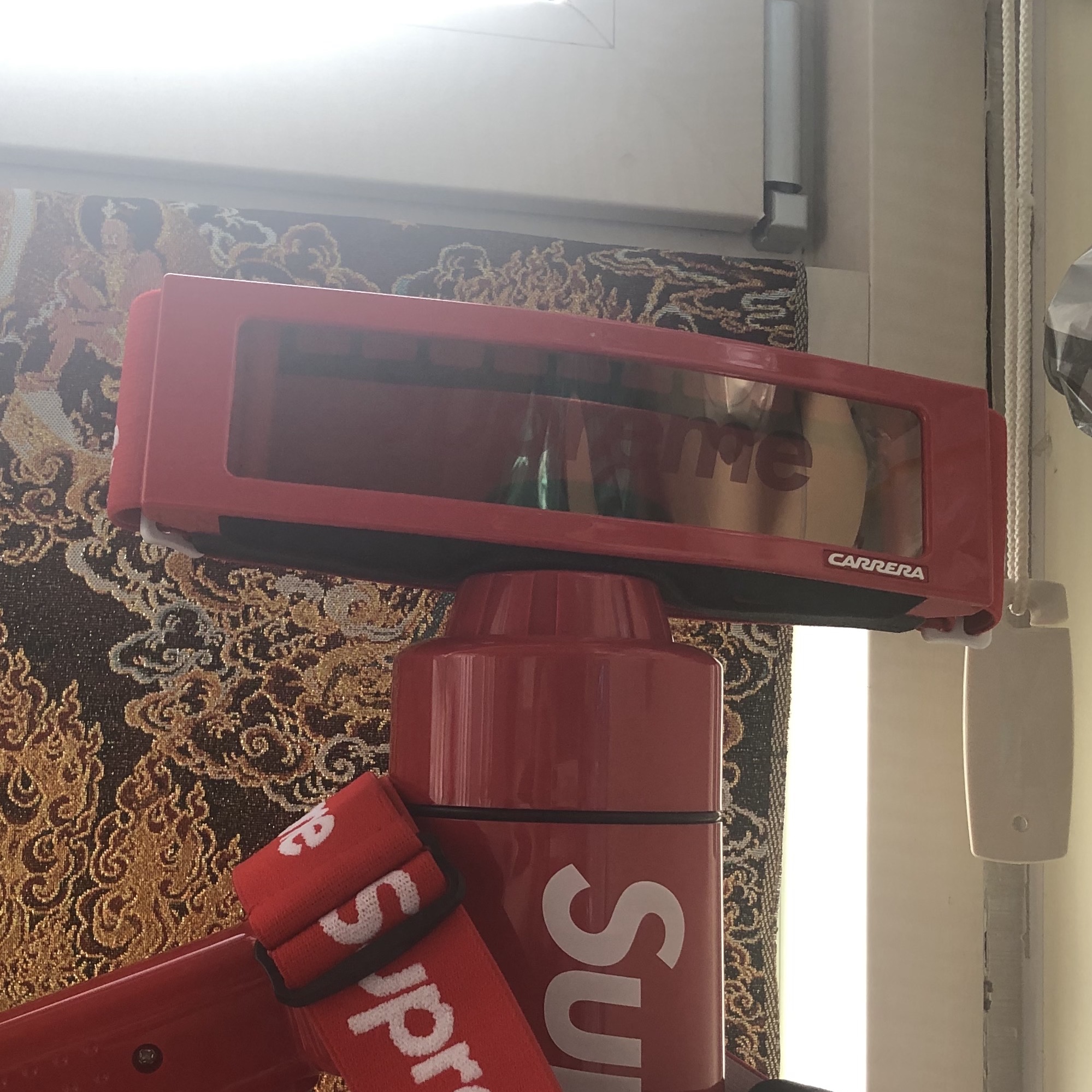 Supreme x Carrera Overtop Goggles Red - 21FW, Supreme Pyle Waterproof Megaphone Red - 21FW 착용 스타일