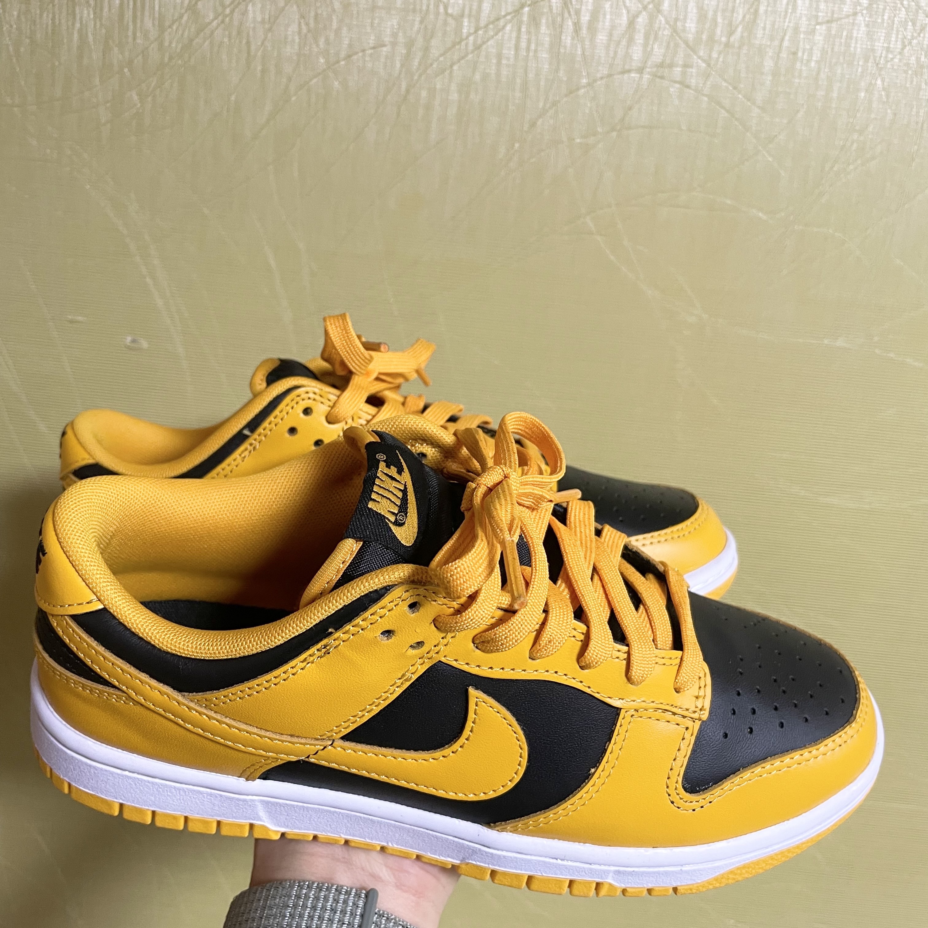Nike Dunk Low Retro Championship Goldenrod 착용 스타일 - 3