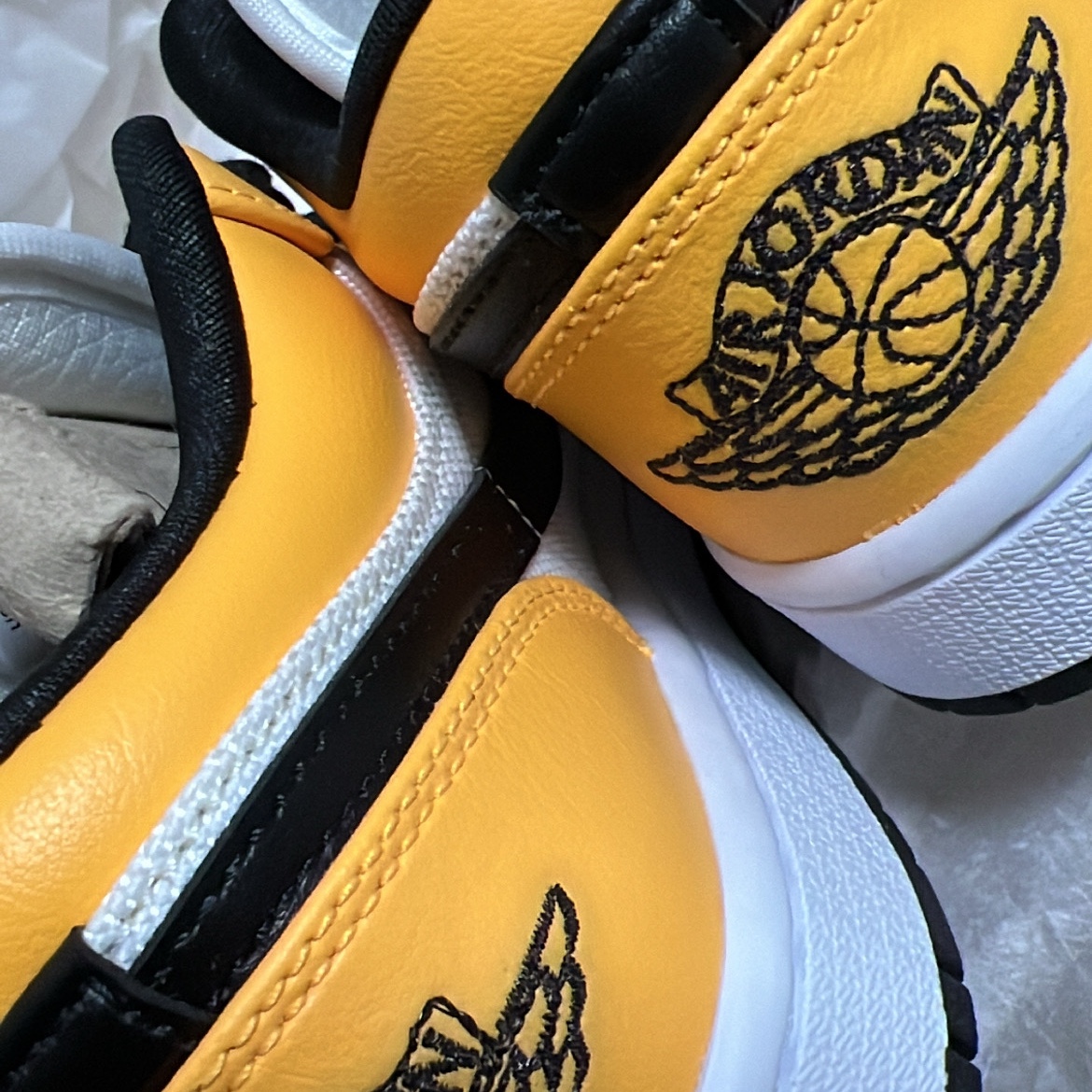 (W) Jordan 1 Low SE Laser Orange 착용 스타일 - 2