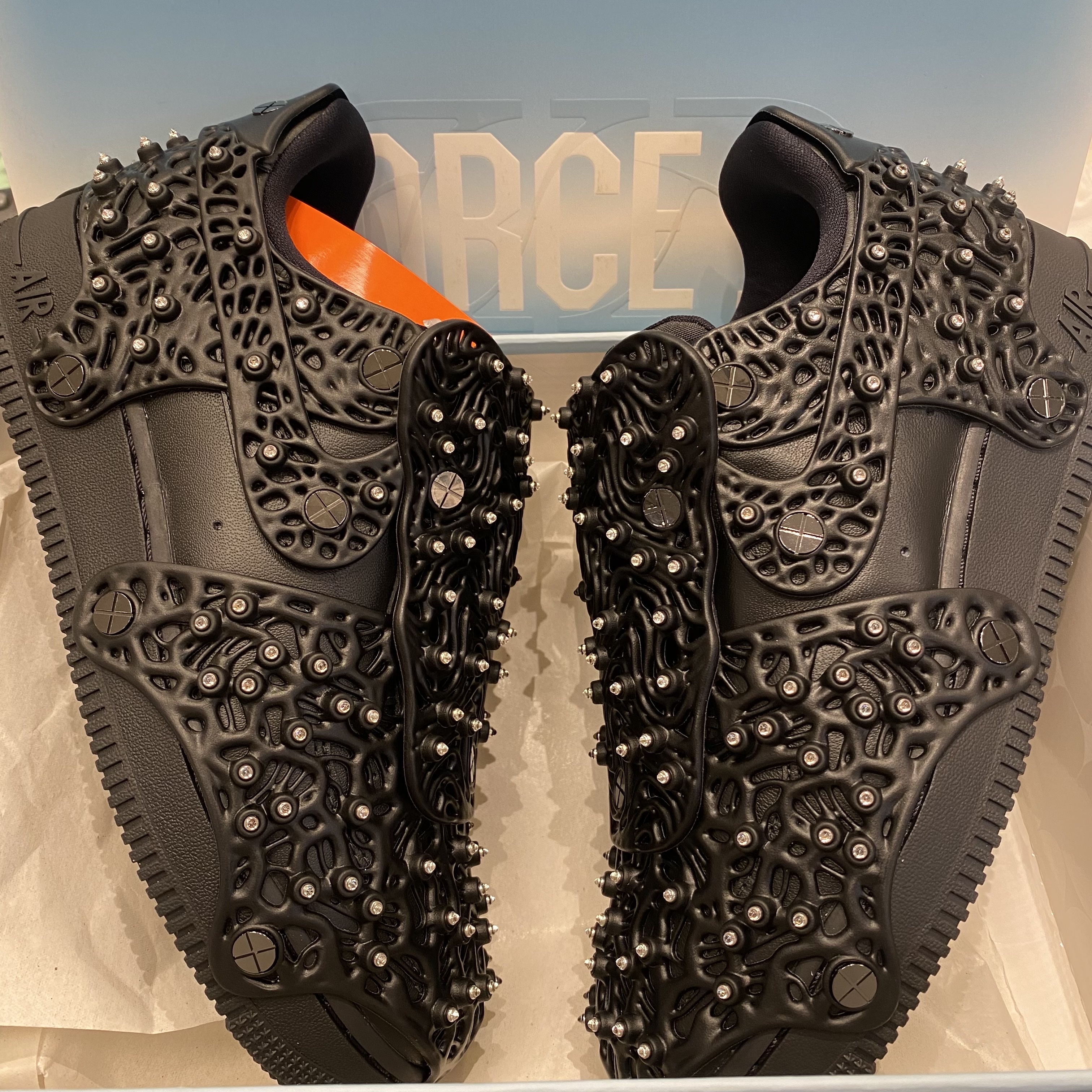 (W) Nike x Swarovski Air Force 1 LXX Triple Black 착용 스타일