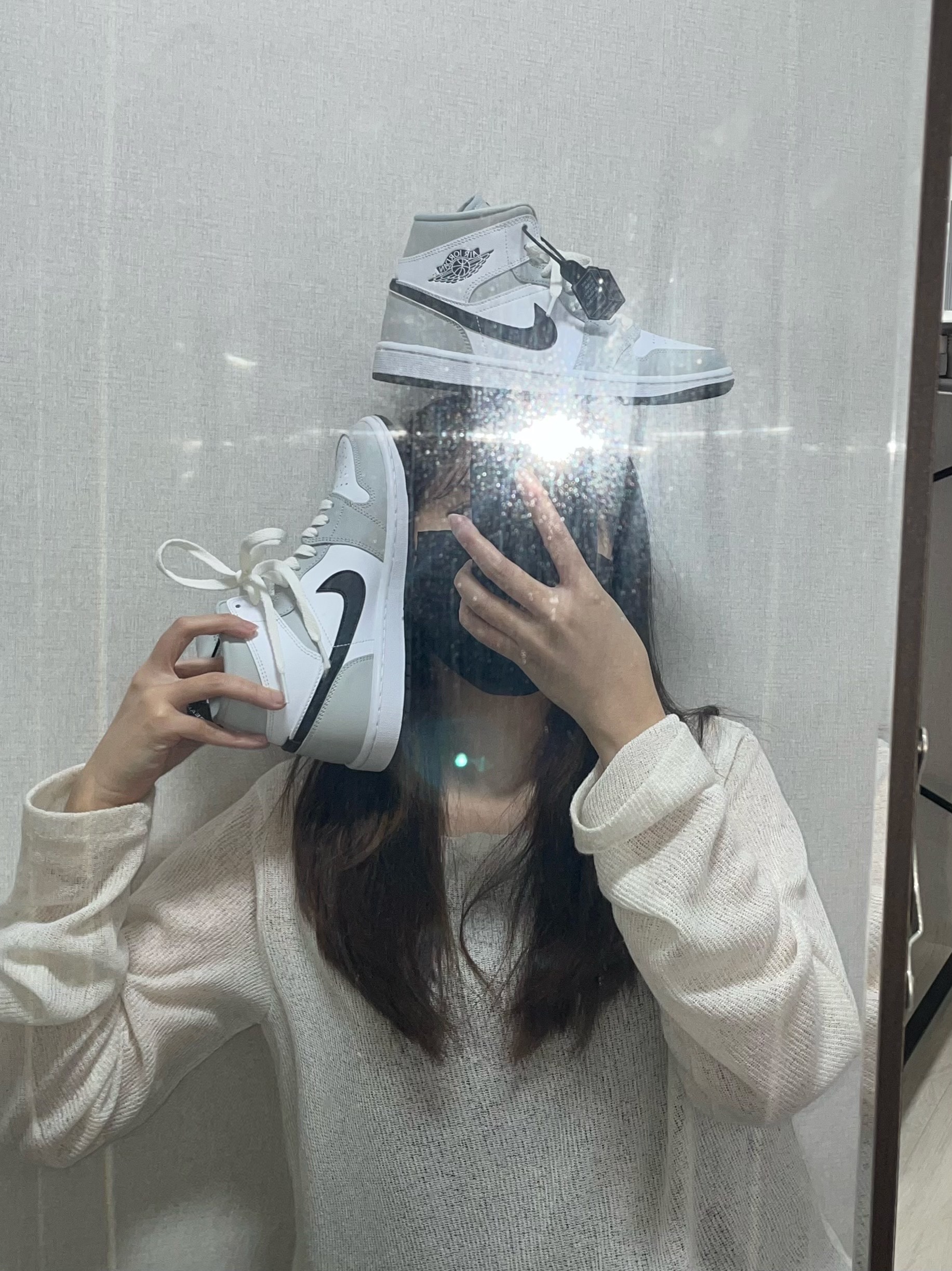 (W) Jordan 1 Mid Grey Fog 착용 스타일 - 2