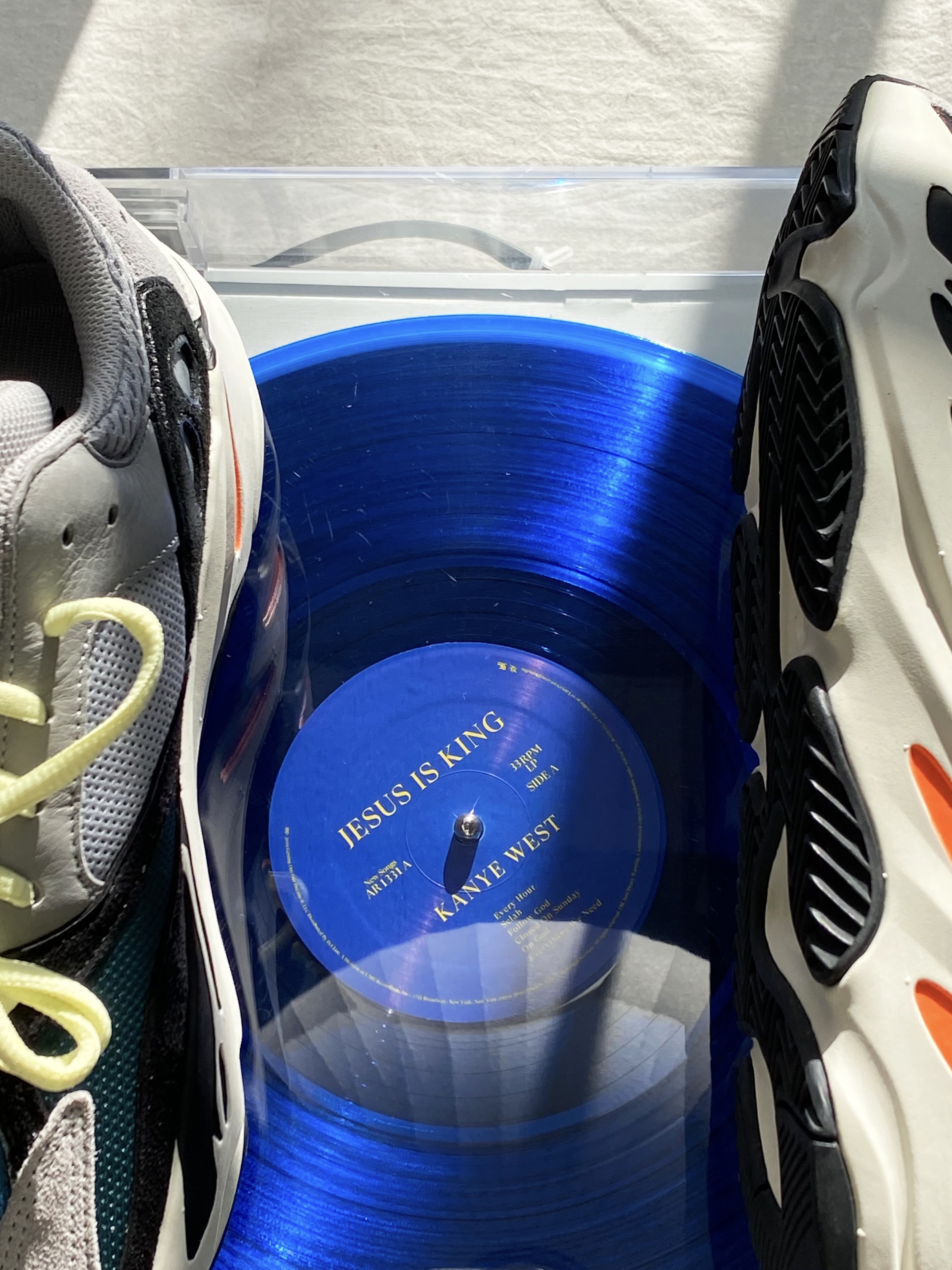 Adidas Yeezy Boost 700 Wave Runner Solid Grey 2017/2019 착용 스타일 - 2